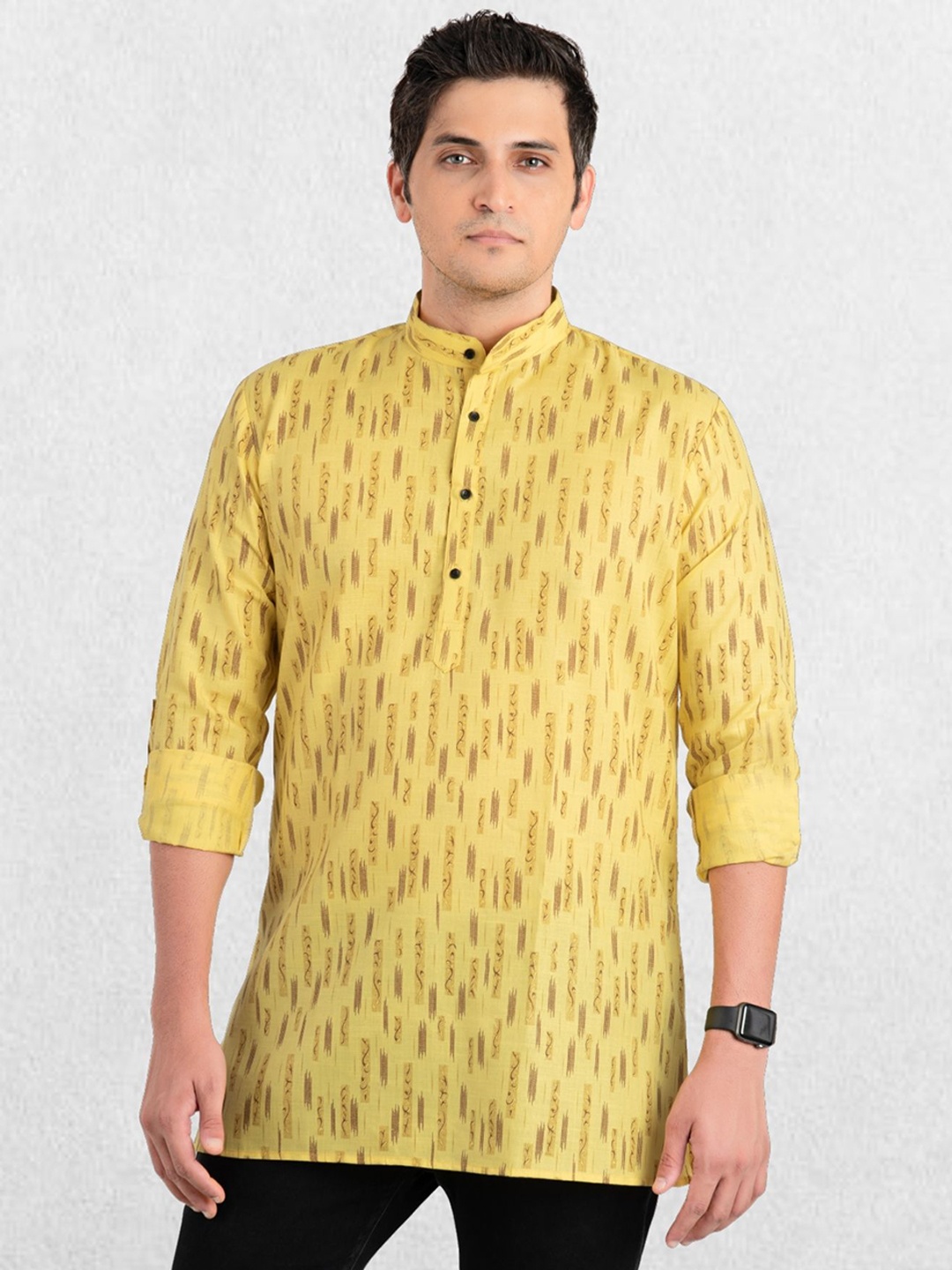 

SHIWAM ETHNIX Men Yellow Printed Above Knee Length Short Kurta