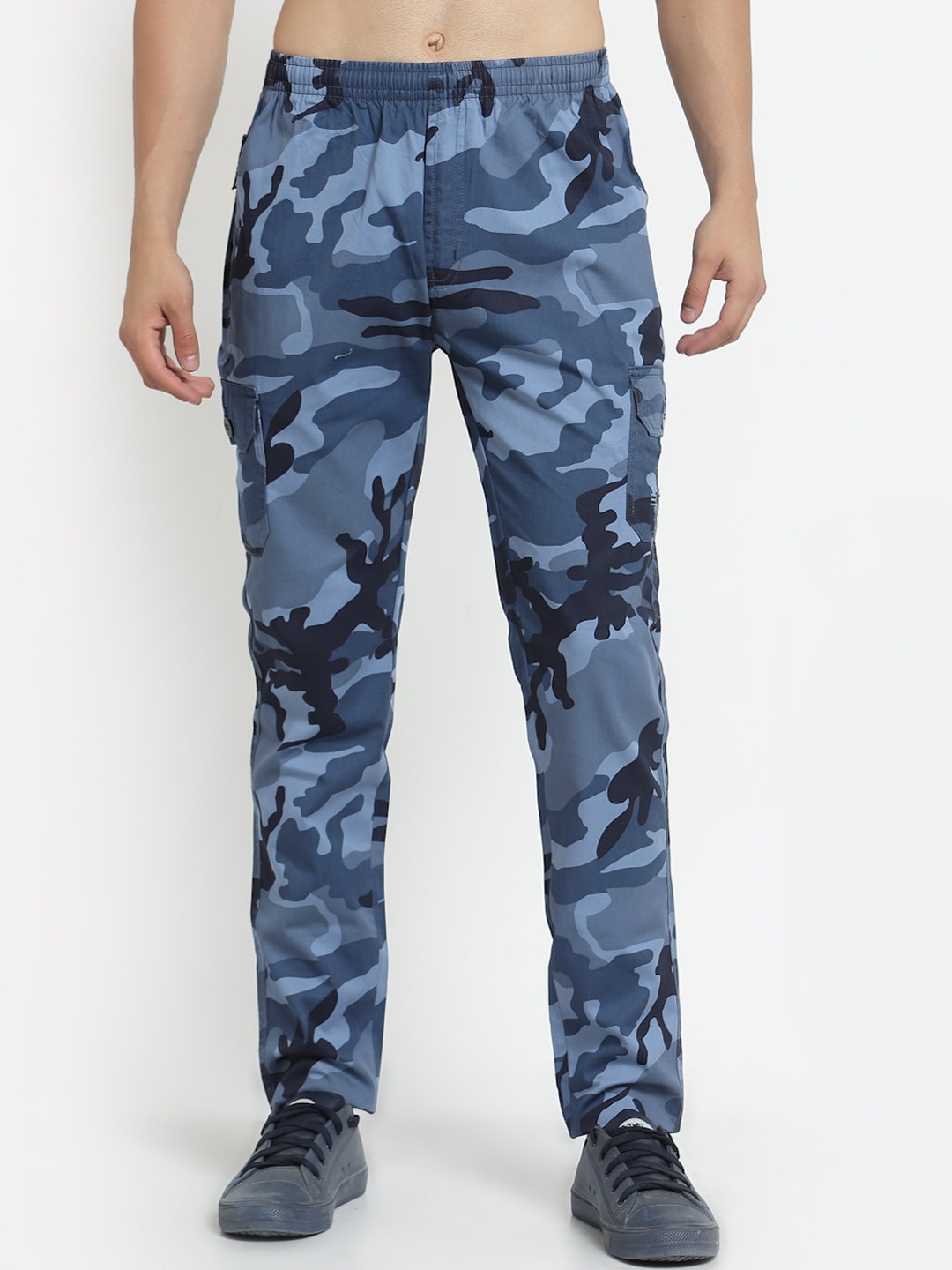 

SAPPER Men Blue Camouflage Printed Slim Fit Easy Wash Cargos Trousers