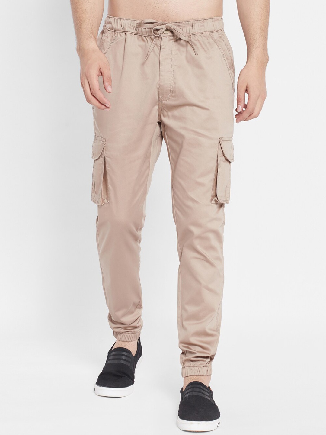 

SAPPER Men Beige Slim Fit Mid-Rise Easy Wash Cargos Trousers