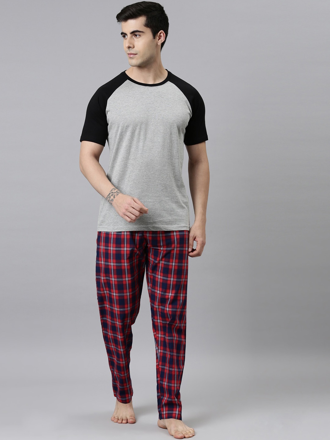 

Joven Men Grey & Maroon Cotton Night suit
