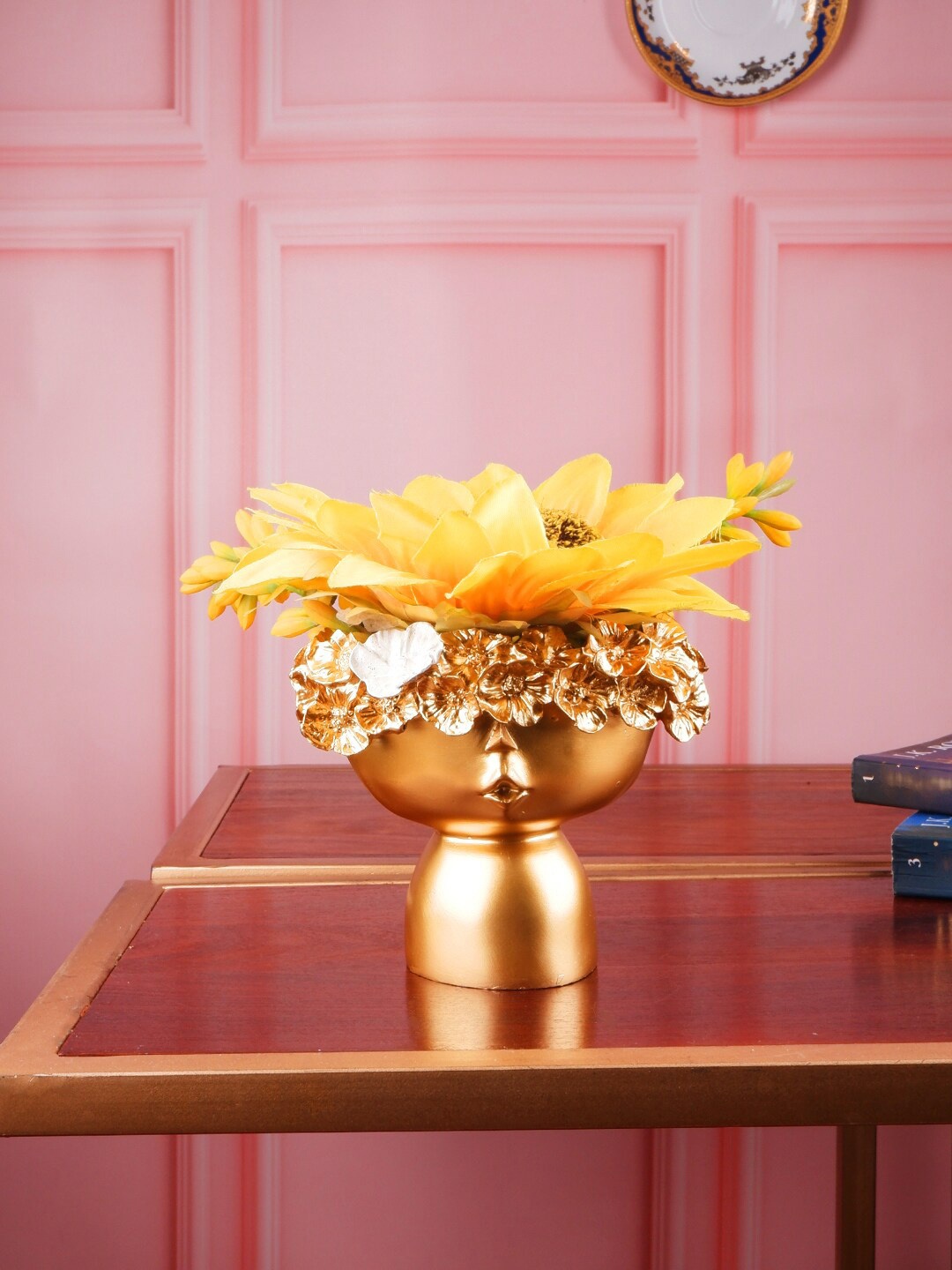 

THE WHITE INK DECOR Gold-Toned Polyresin Vase Showpieces