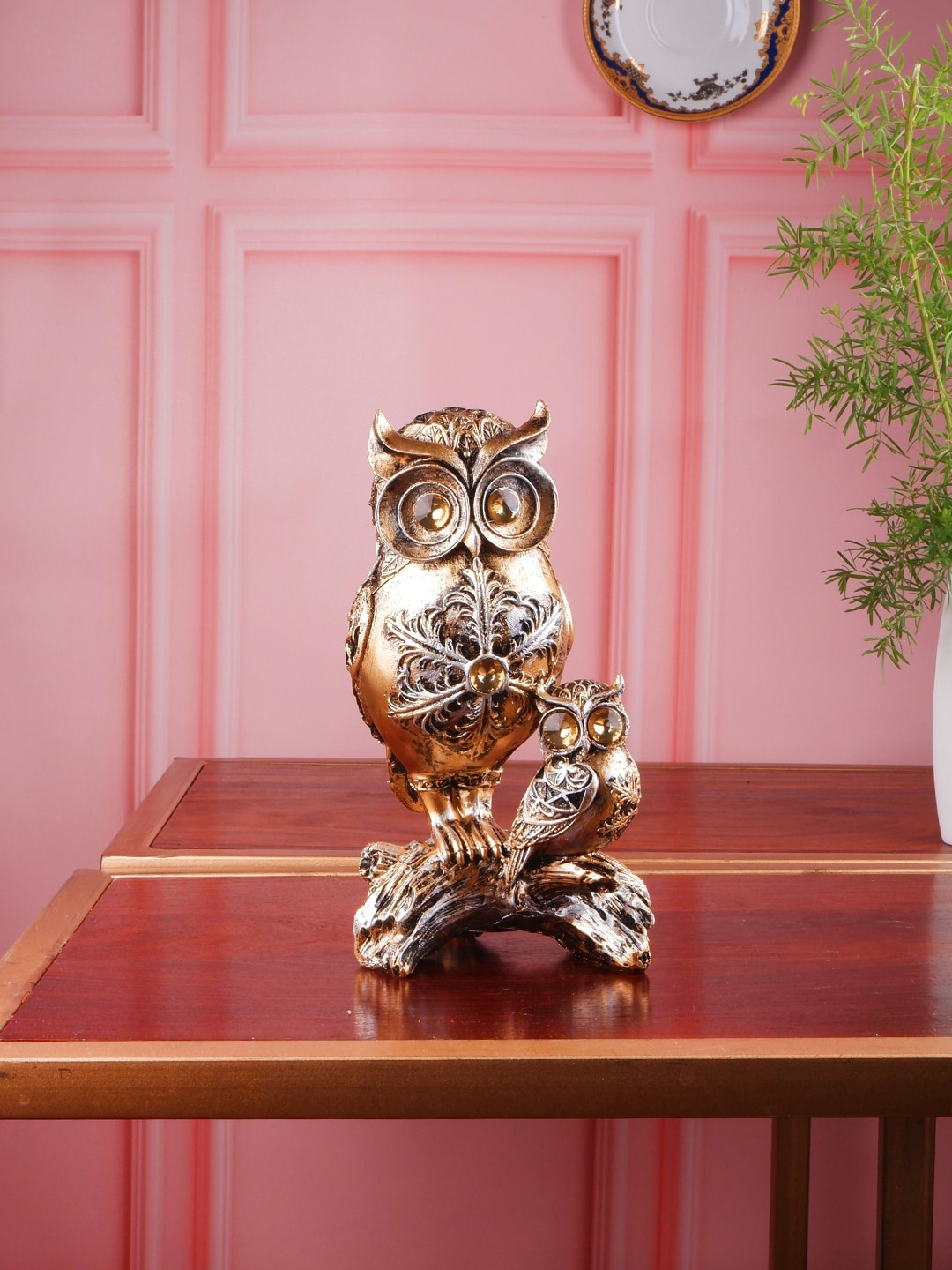 

THE WHITE INK DECOR Gold-Toned Fengshui Owl Showpieces