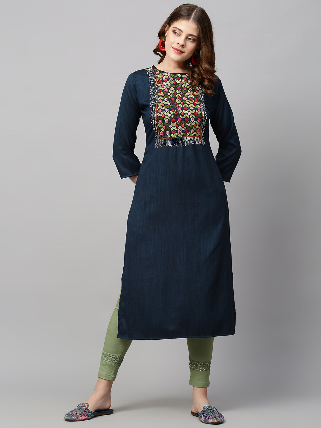 

FASHOR Women Navy Blue Geometric Striped Thread Work Kurta