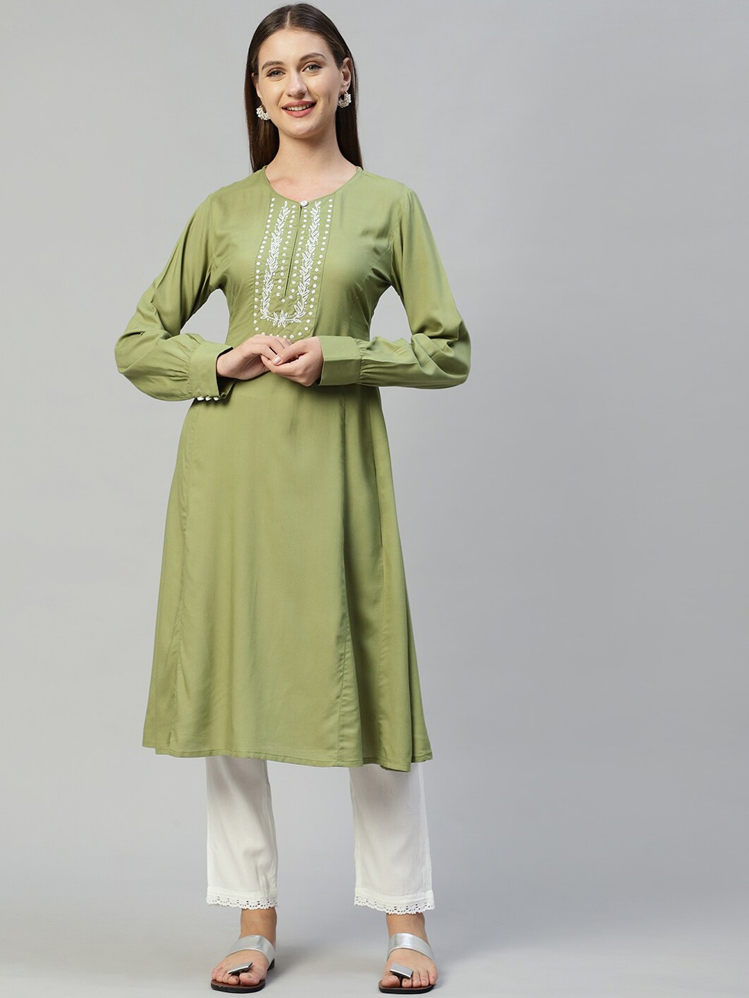 

FASHOR Women Green Colourblocked Pleated Beads and Stones Kurti with Trousers