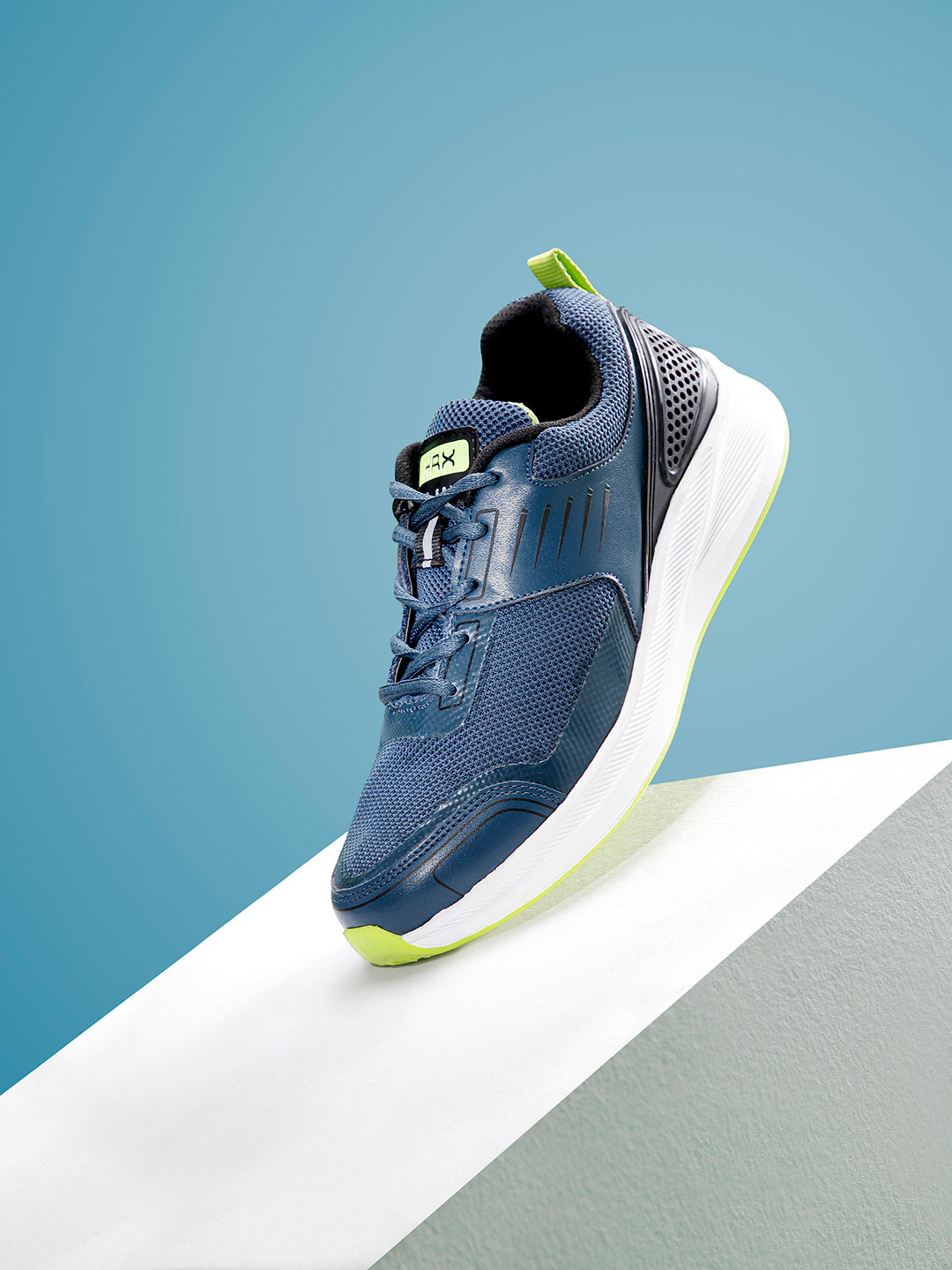 

HRX by Hrithik Roshan Men Woven Design Running Shoes, Teal