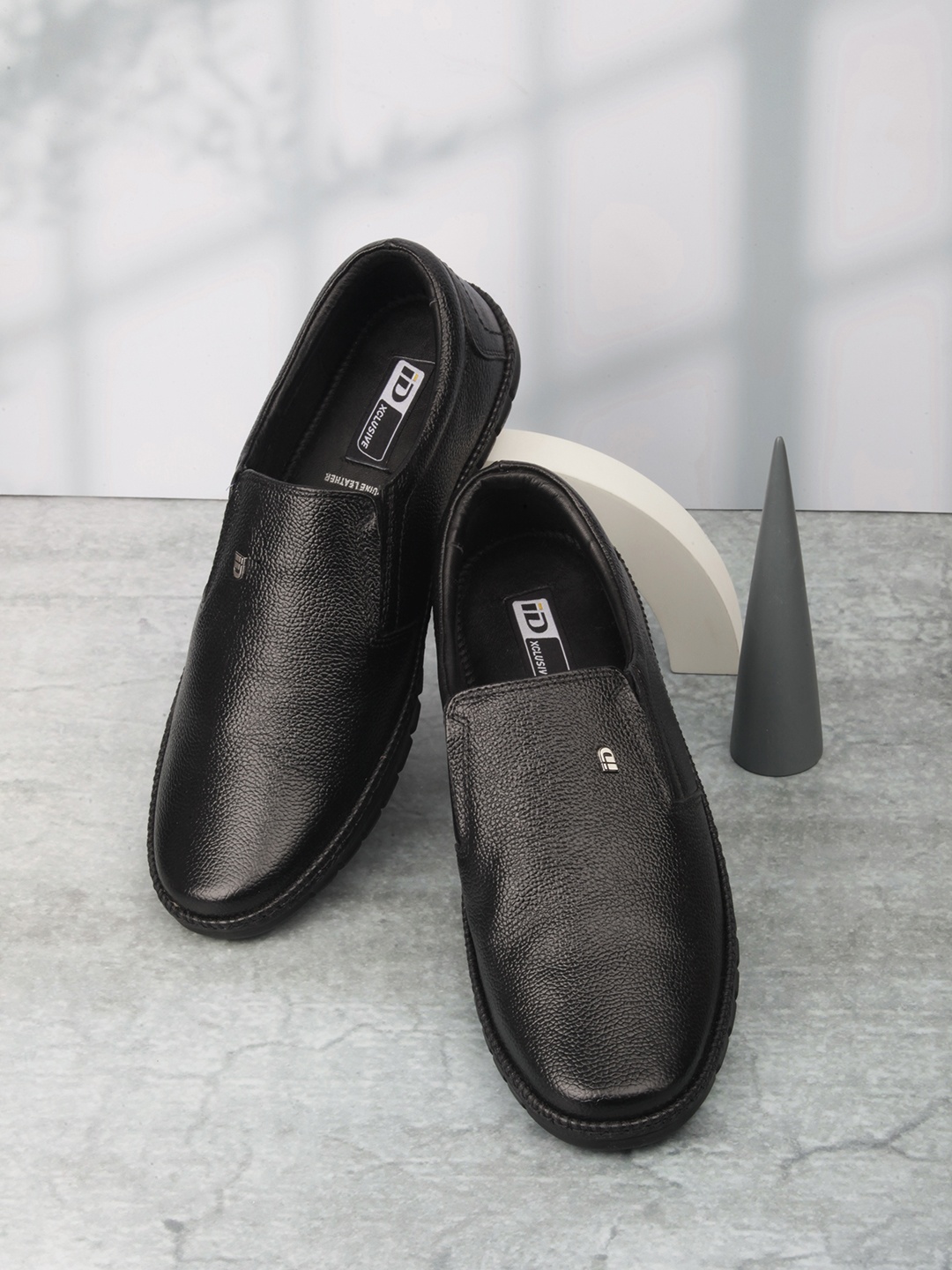 

ID Men Black Solid Formal Leather Slip On Shoes