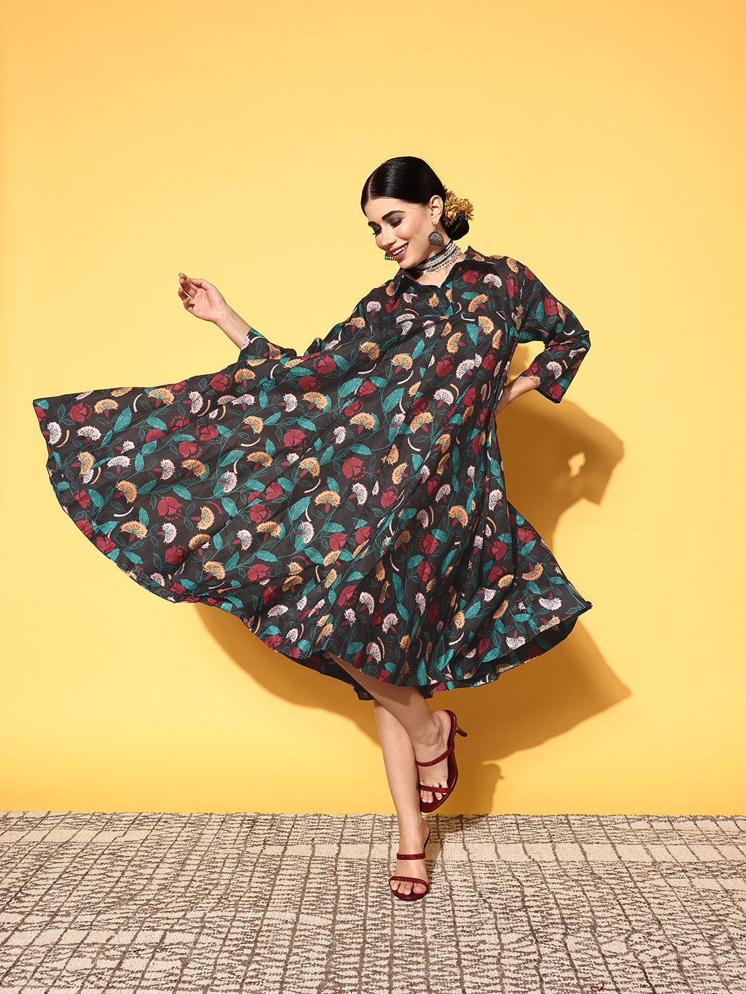 

InWeave Women Black Floral Indie Gal Dress