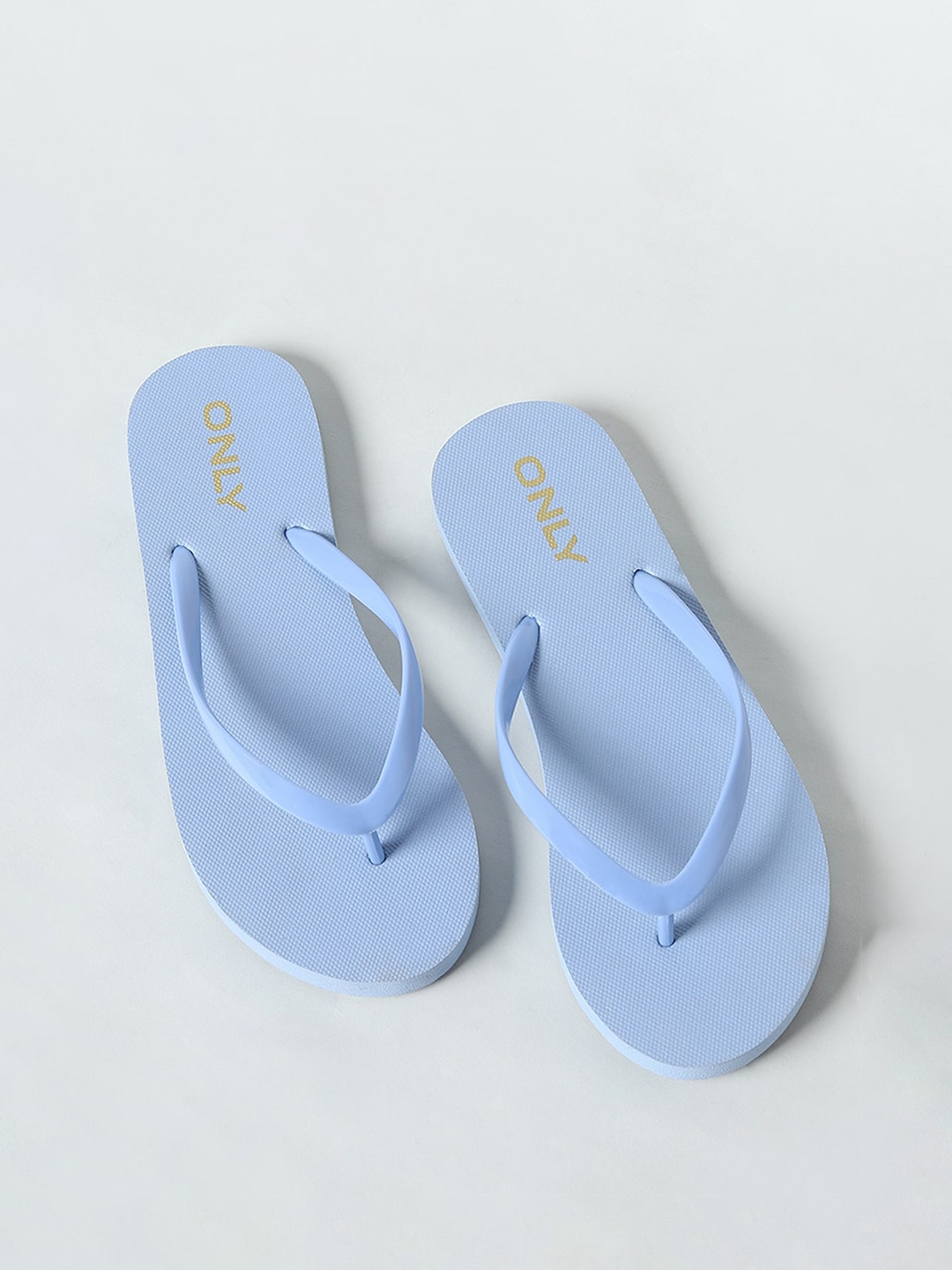 

ONLY Women Blue & Gold-Toned Printed Rubber Thong Flip-Flops