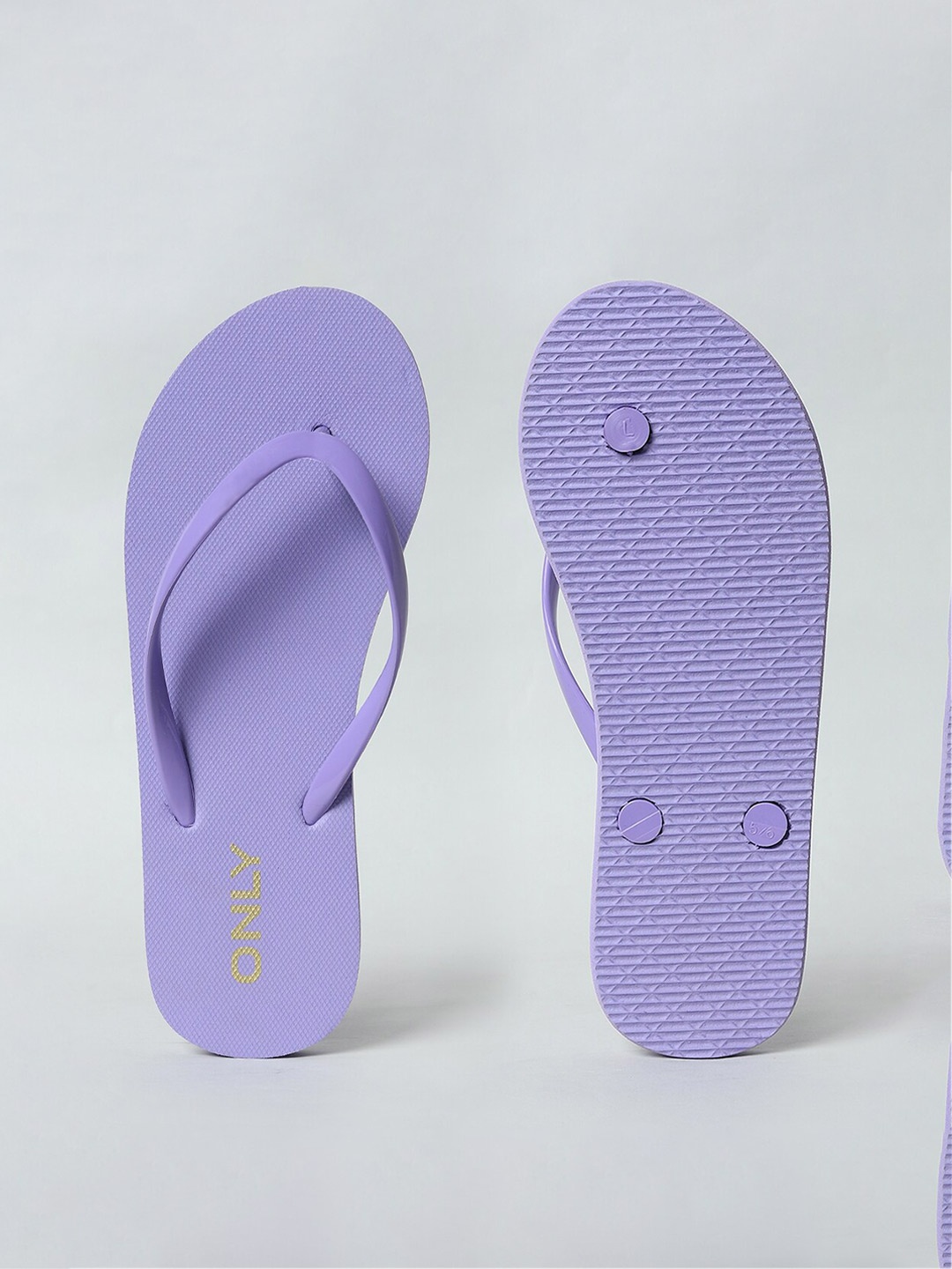 

ONLY Women Purple & Gold-Toned Printed Rubber Thong Flip-Flops