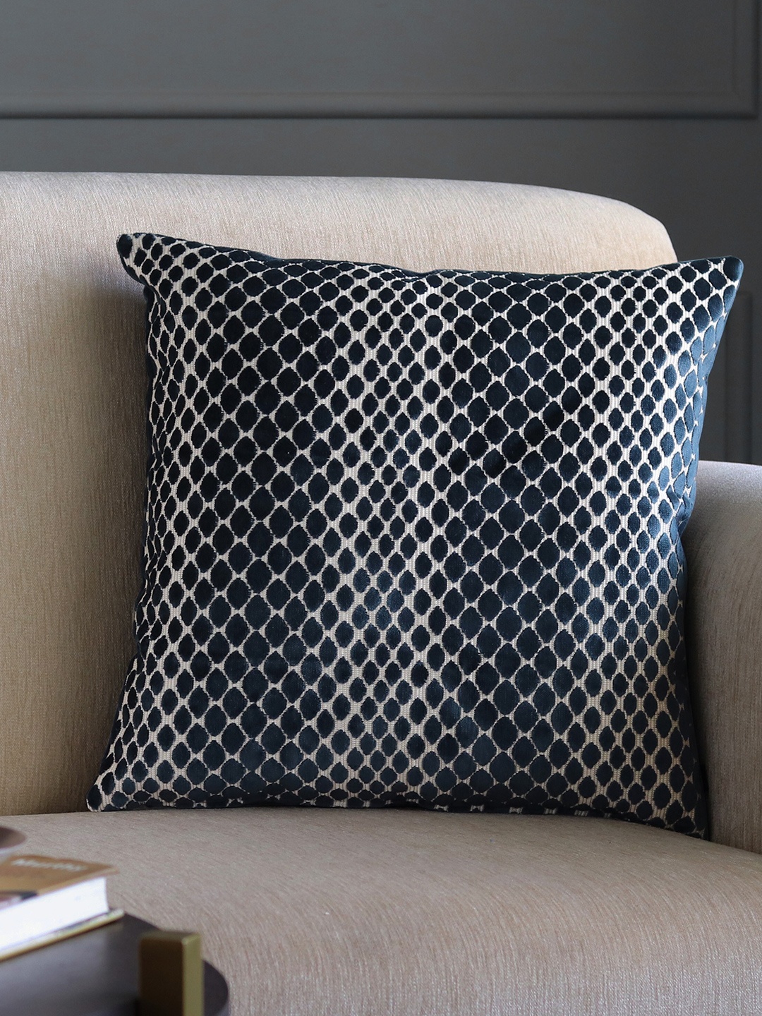 

GM Navy Blue & White Geometric Velvet Square Cushion Covers