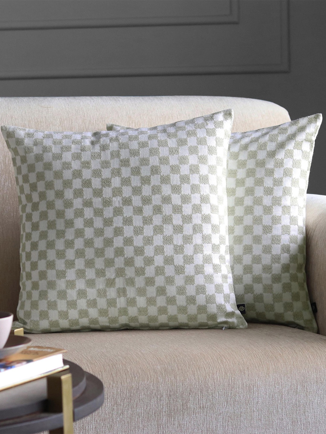 

GM Beige & White Geometric Square Cushion Covers