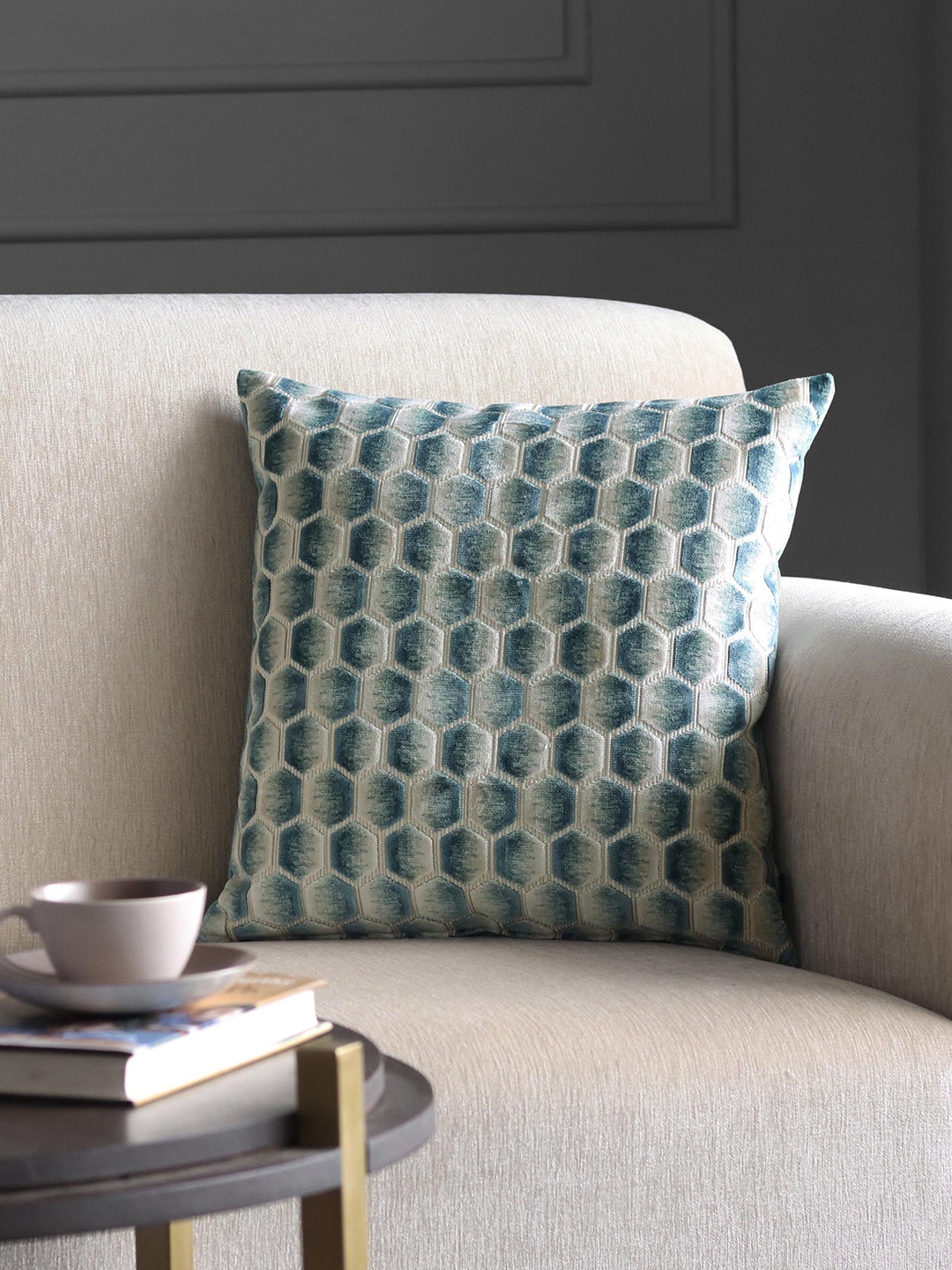 

GM Teal & White Geometric Velvet Square Cushion Covers