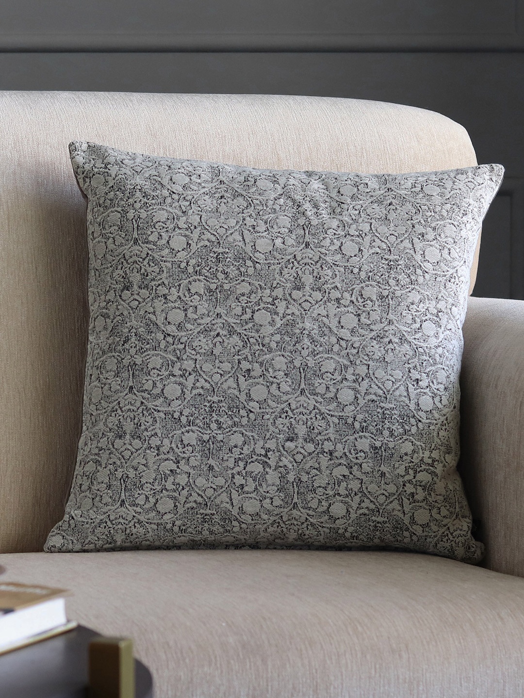 

GM Silver-Toned & Grey Floral Square Cushion Cover