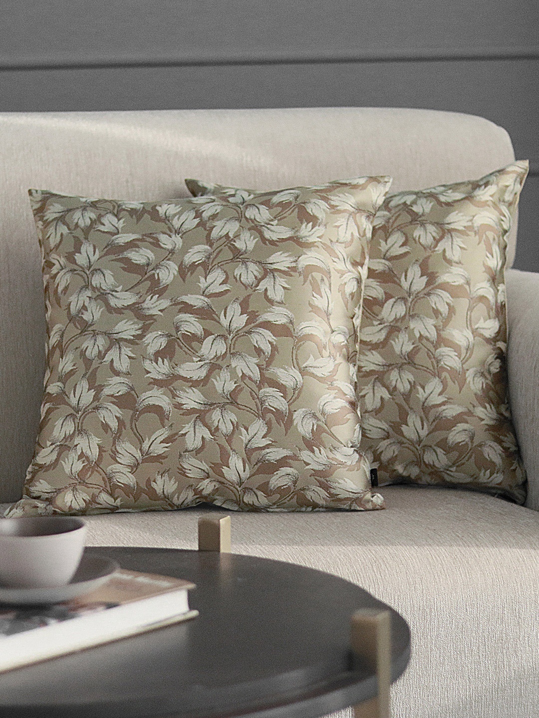 

GM Gold-Toned & White Set of 2 Floral Square Cushion Covers