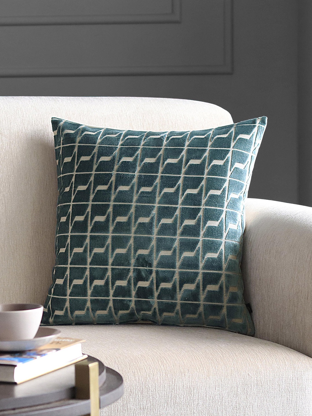 

GM Teal & White Geometric Velvet Square Cushion Covers