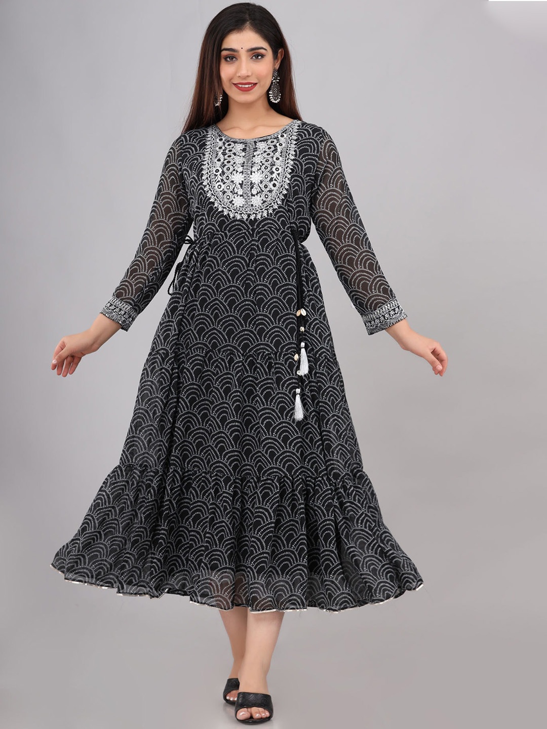 

FASHION DWAR Black & White Ethnic Motifs Printed Georgette Ethnic Midi Dress