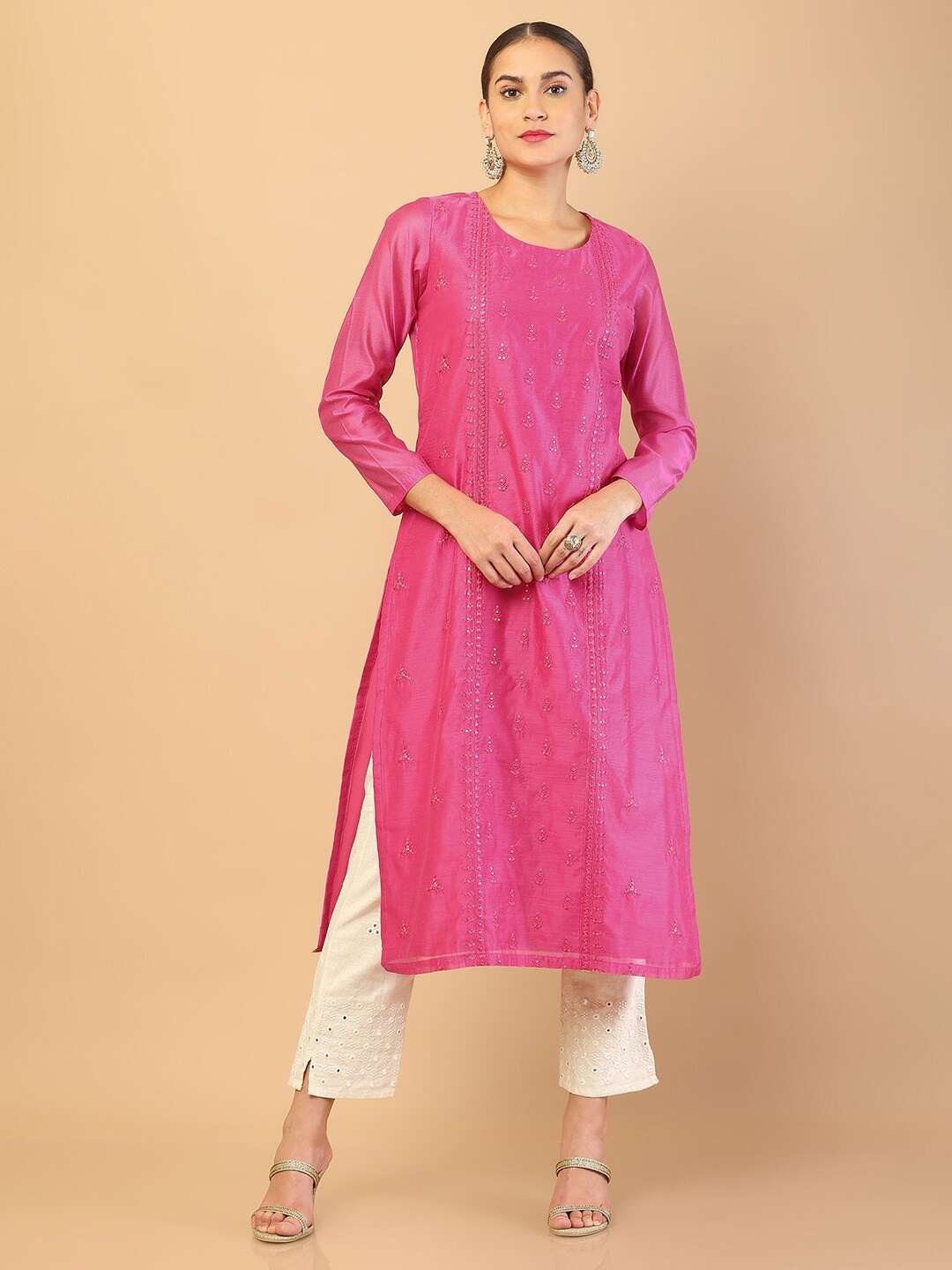 

Soch Women Pink & Silver-Toned Embroidered Thread Work Chanderi Silk Kurta