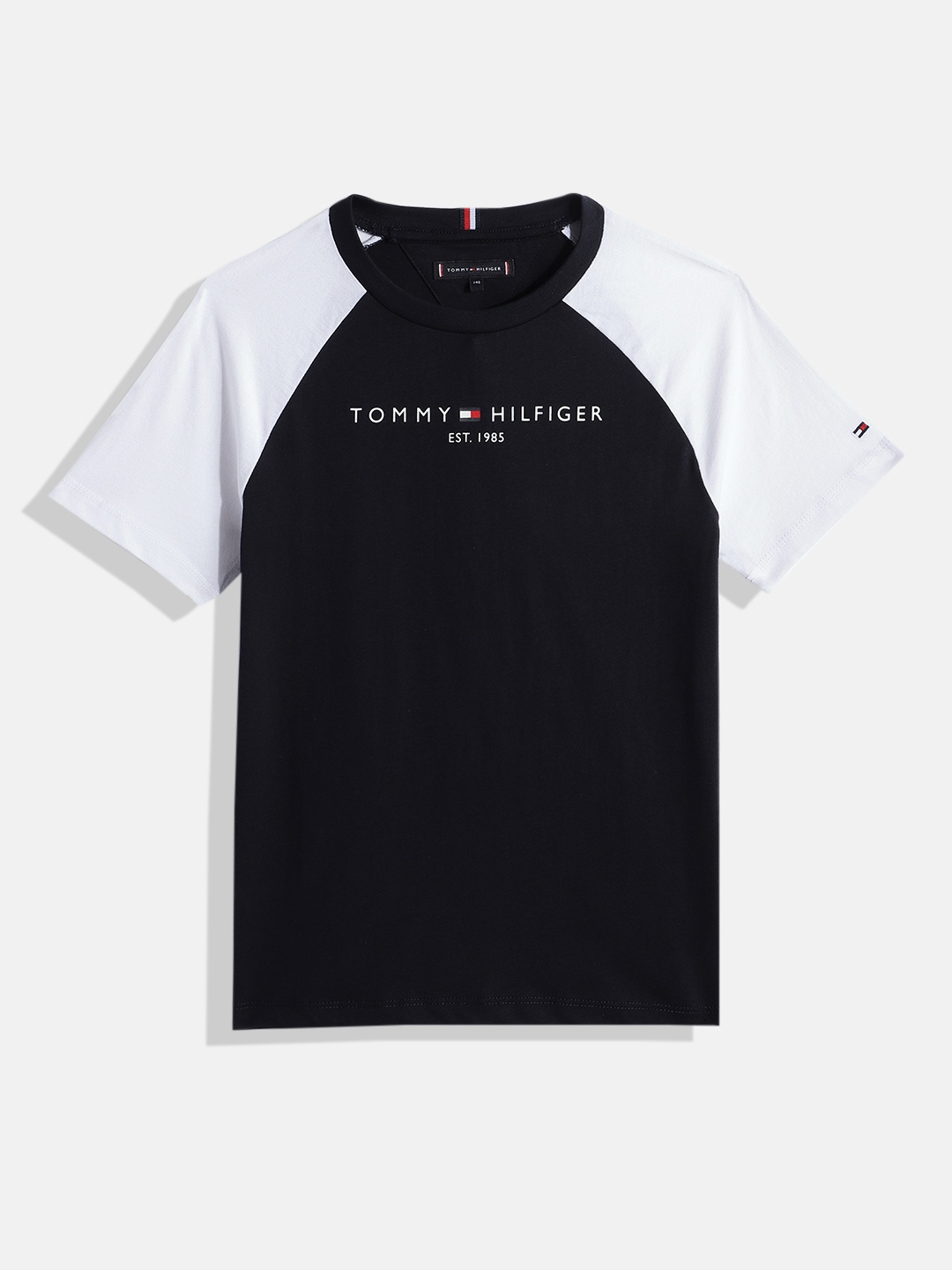 

Tommy Hilfiger Boys Navy Blue & White Colourblocked Pure Cotton T-shirt