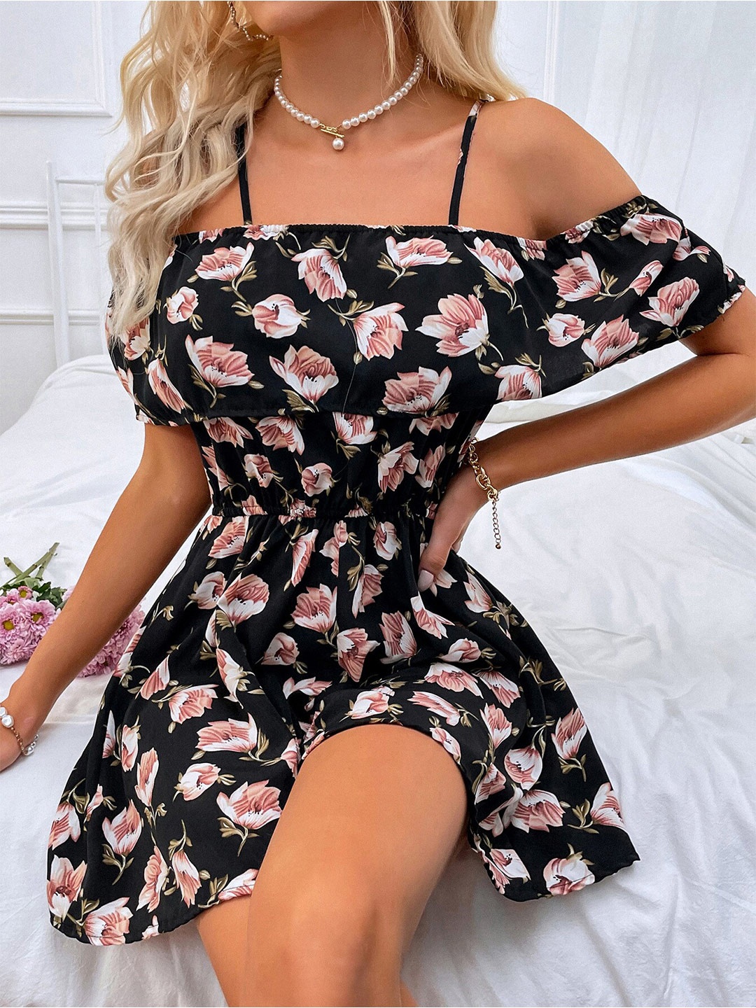 

BoStreet Black & White Off-Shoulder Printed Jumpsuit
