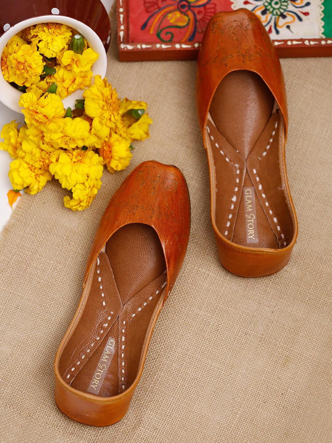 

GLAM STORY Women Brown Ethnic Flats