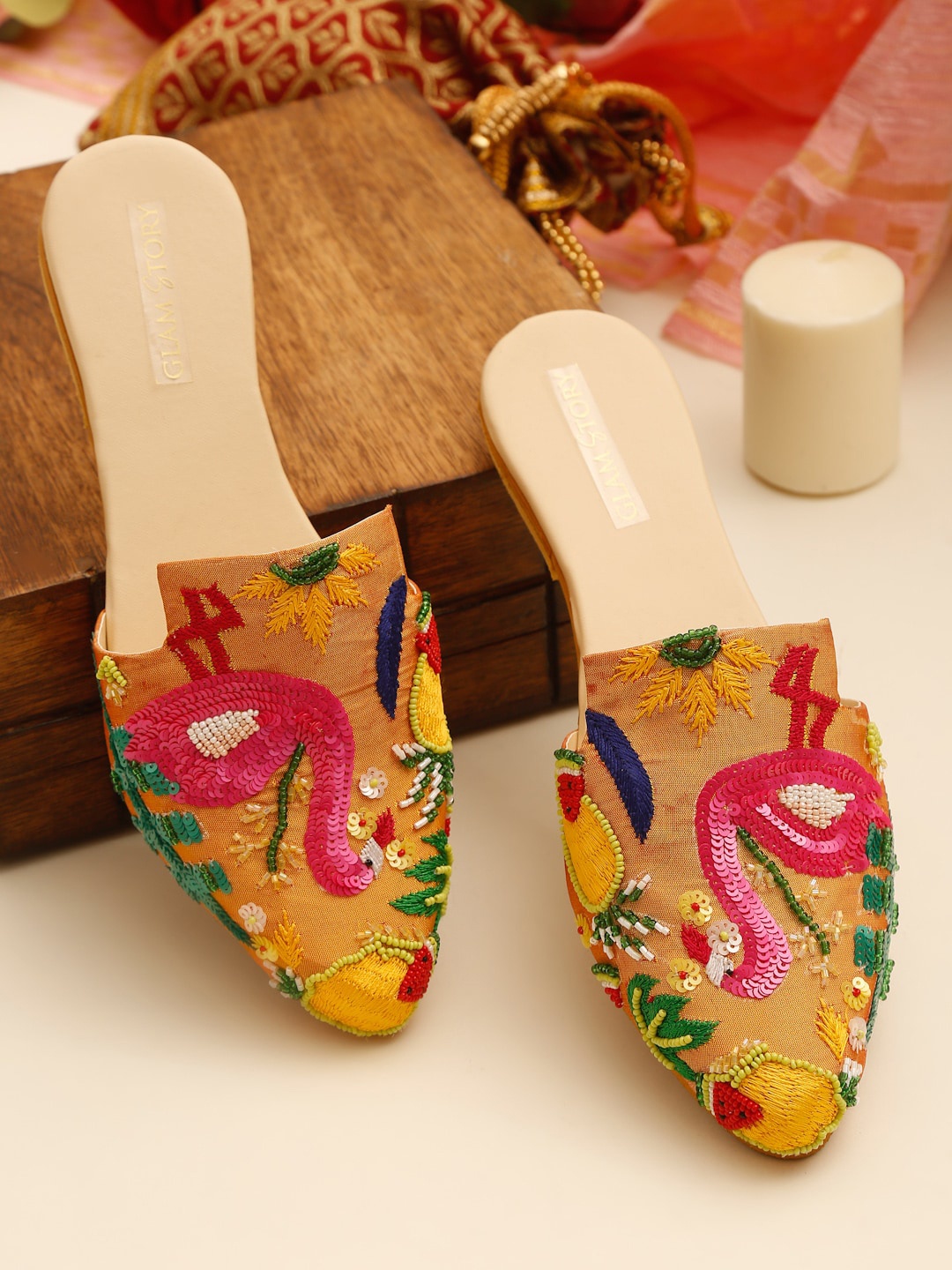 

GLAM STORY Women Cream-Coloured Printed Leather Ethnic Flats