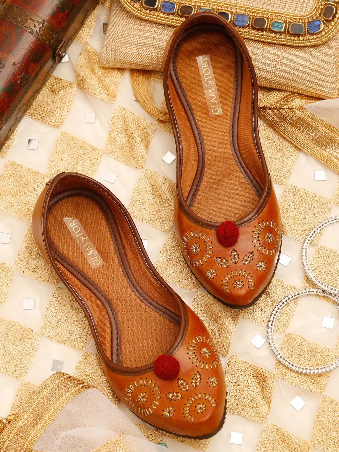

GLAM STORY Women Brown Flats