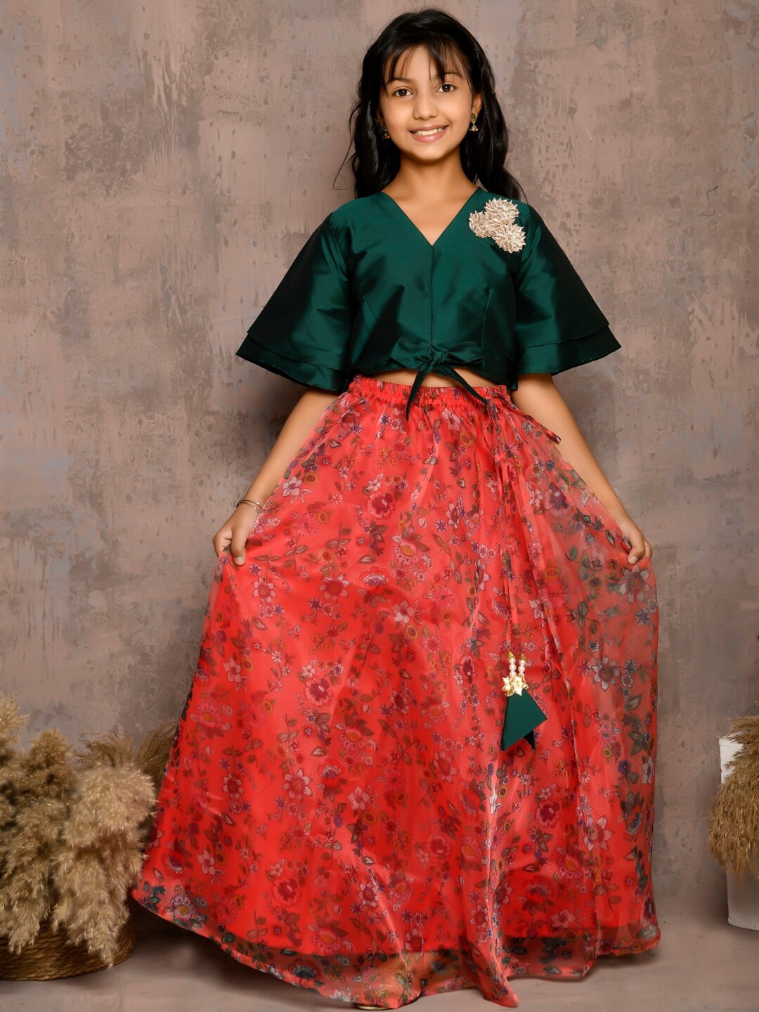 

LilPicks Girls Green & Red Ready to Wear Lehenga &