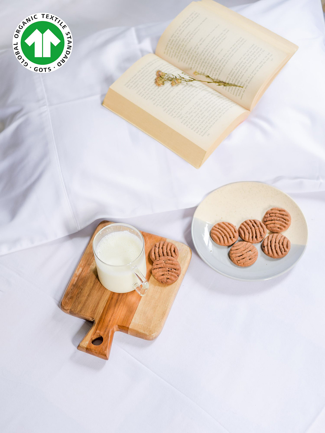 

GREENDIGO White 300 TC King Bedsheet with 2 Pillow Covers