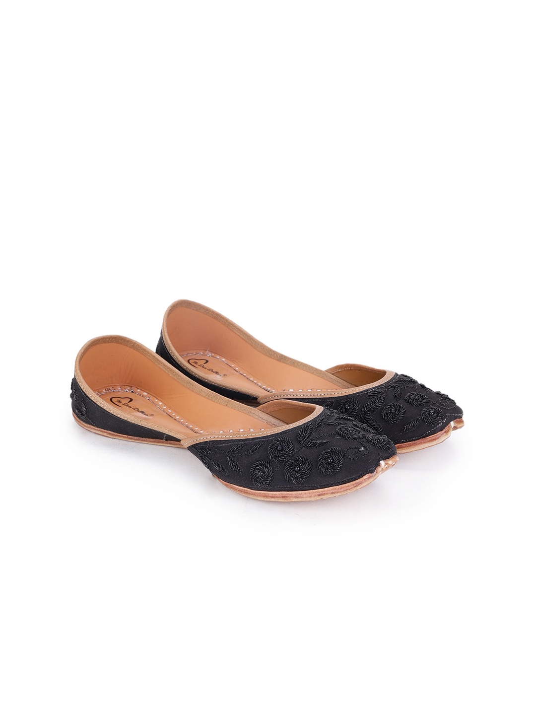 

The Desi Dulhan Women Black Embellished Leather Ethnic Flats