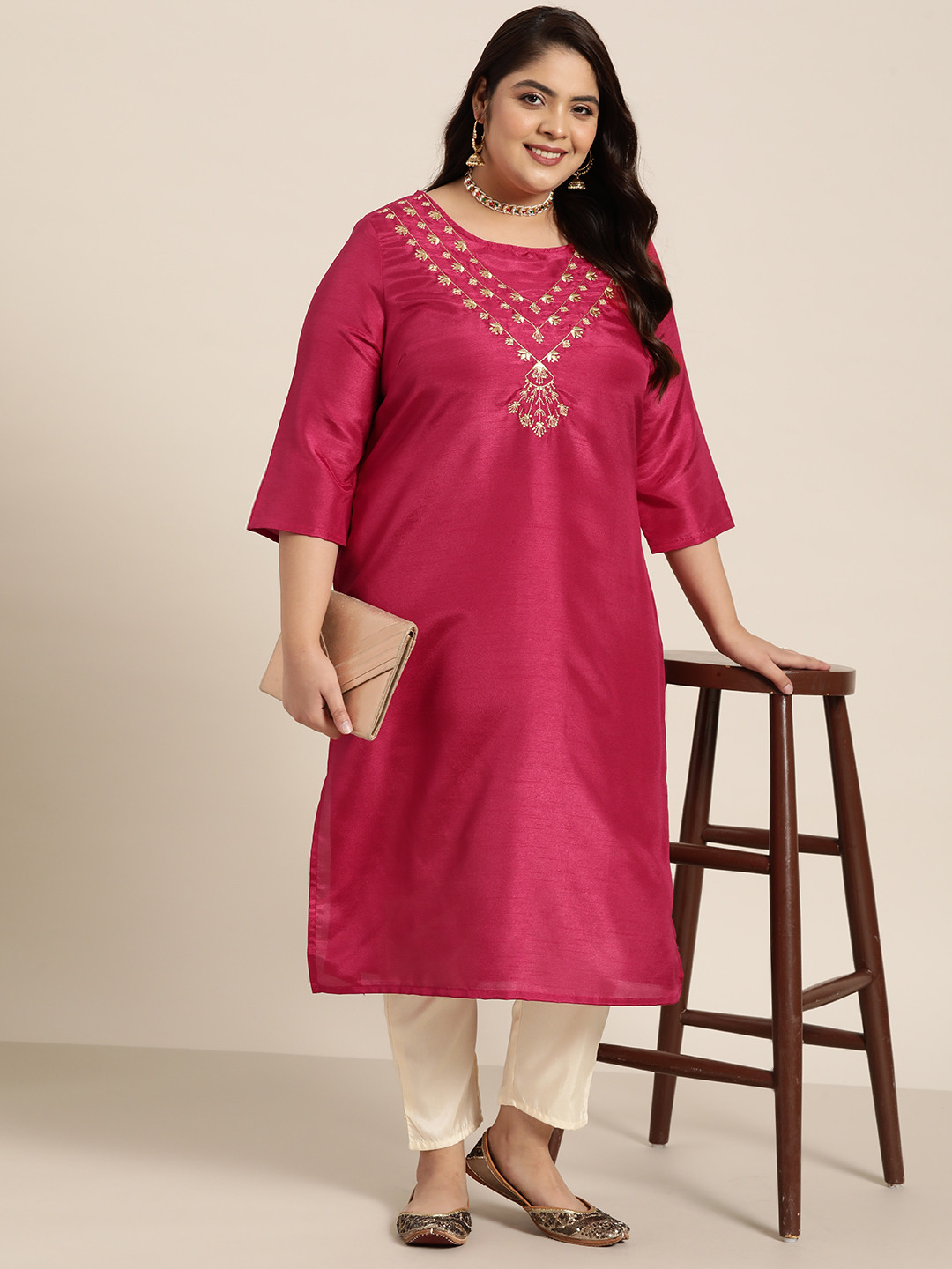 

Sztori Women Plus Size Magenta & Golden Ethnic Motifs Embroidered Kurta
