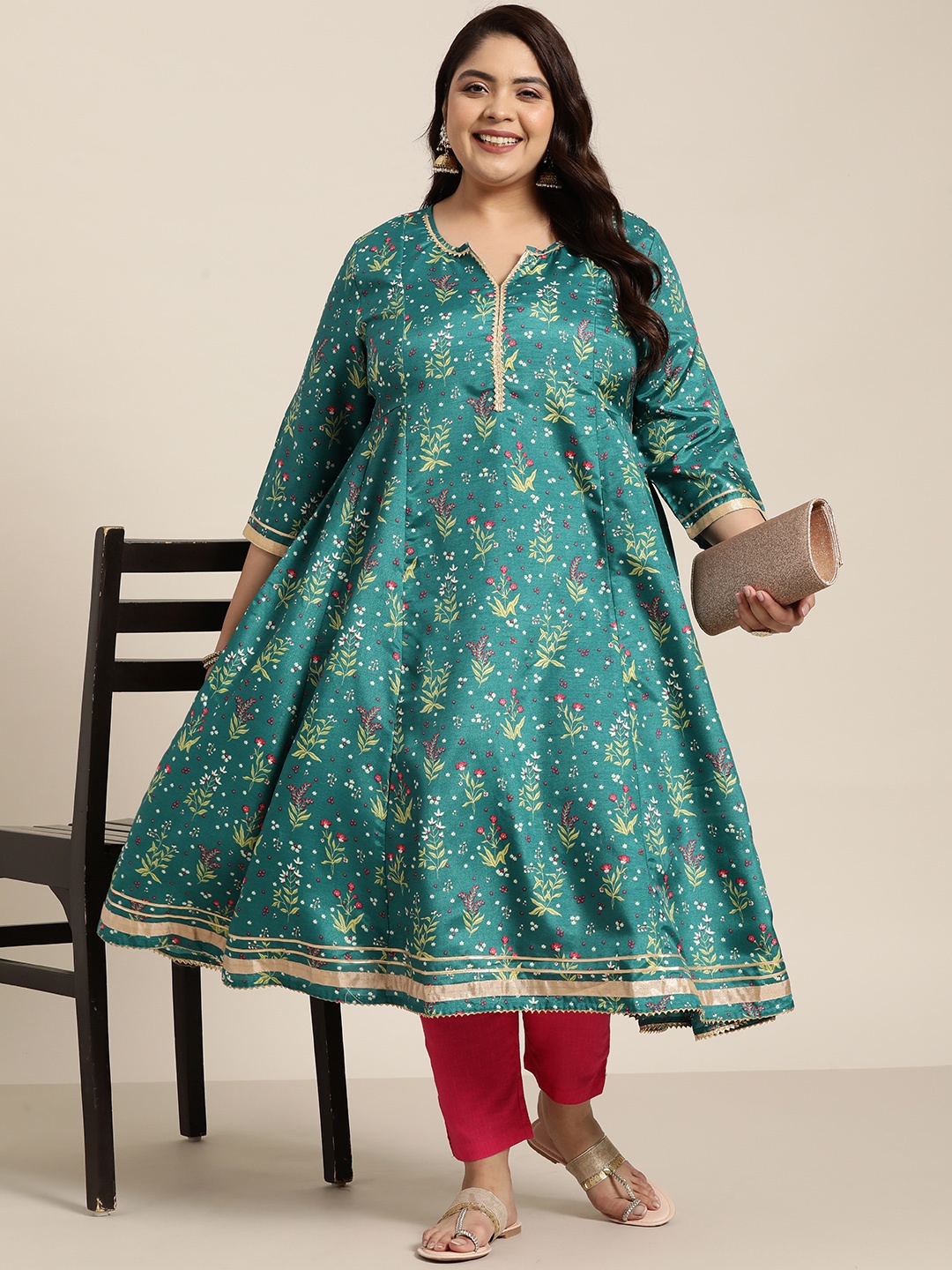 

Sztori Women Plus Size Green & White Floral Printed Kurta