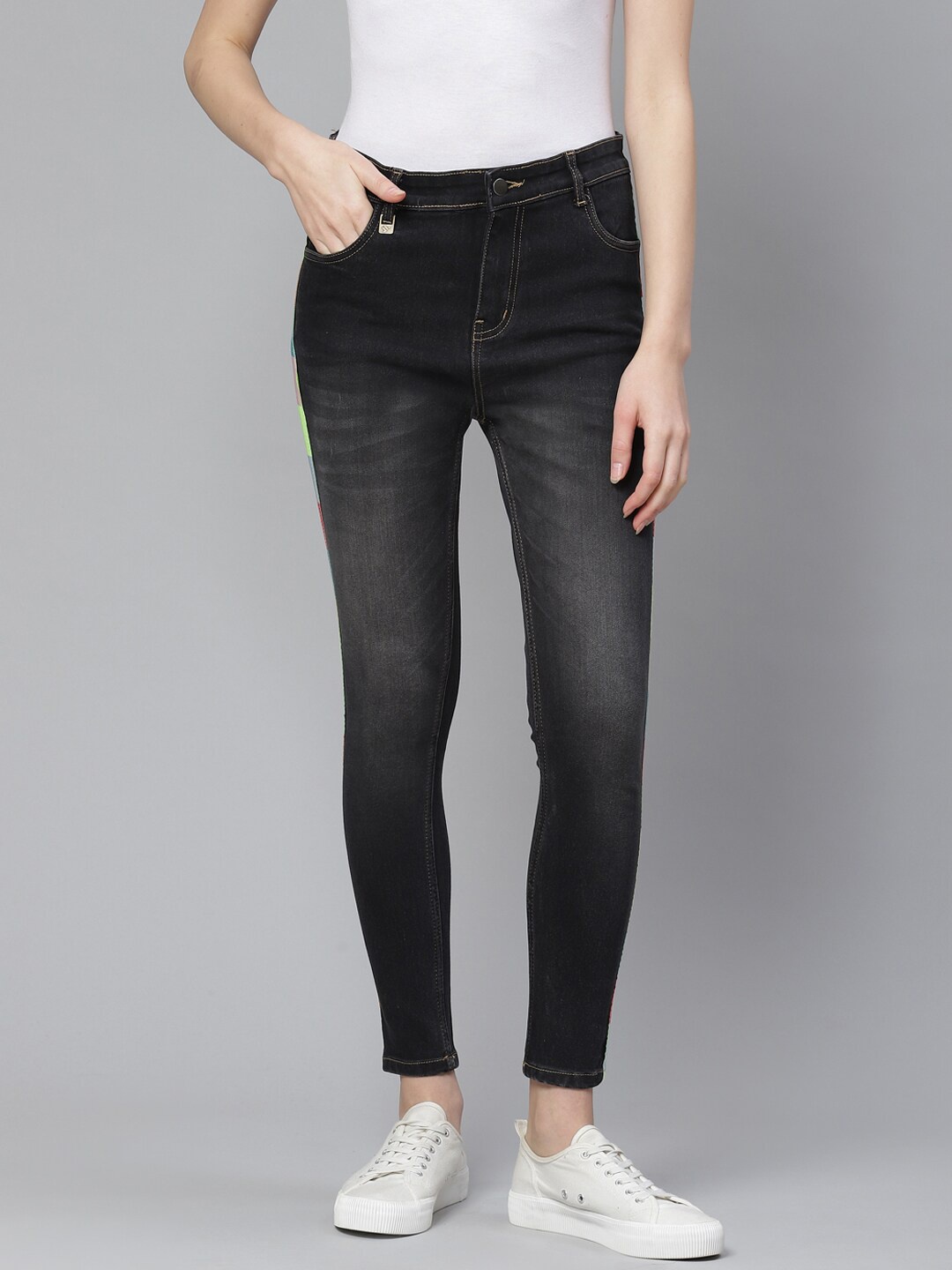 

Hubberholme Women Black Comfort Slim Fit Stretchable Jeans