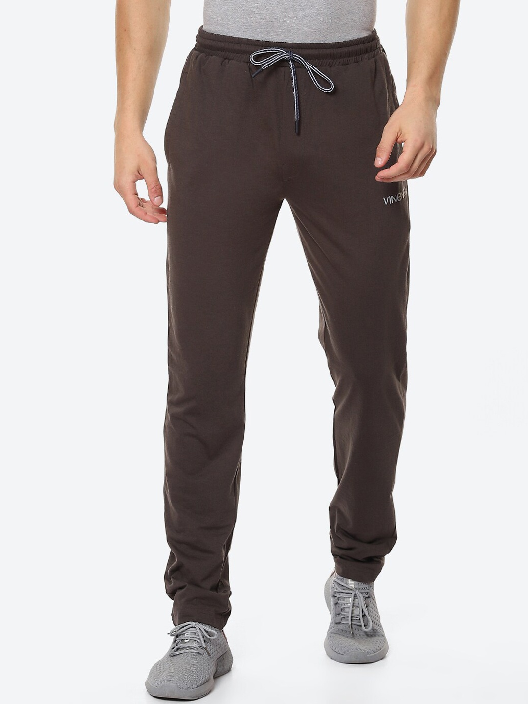 

VINENZIA Men Brown Solid Cotton Track Pants