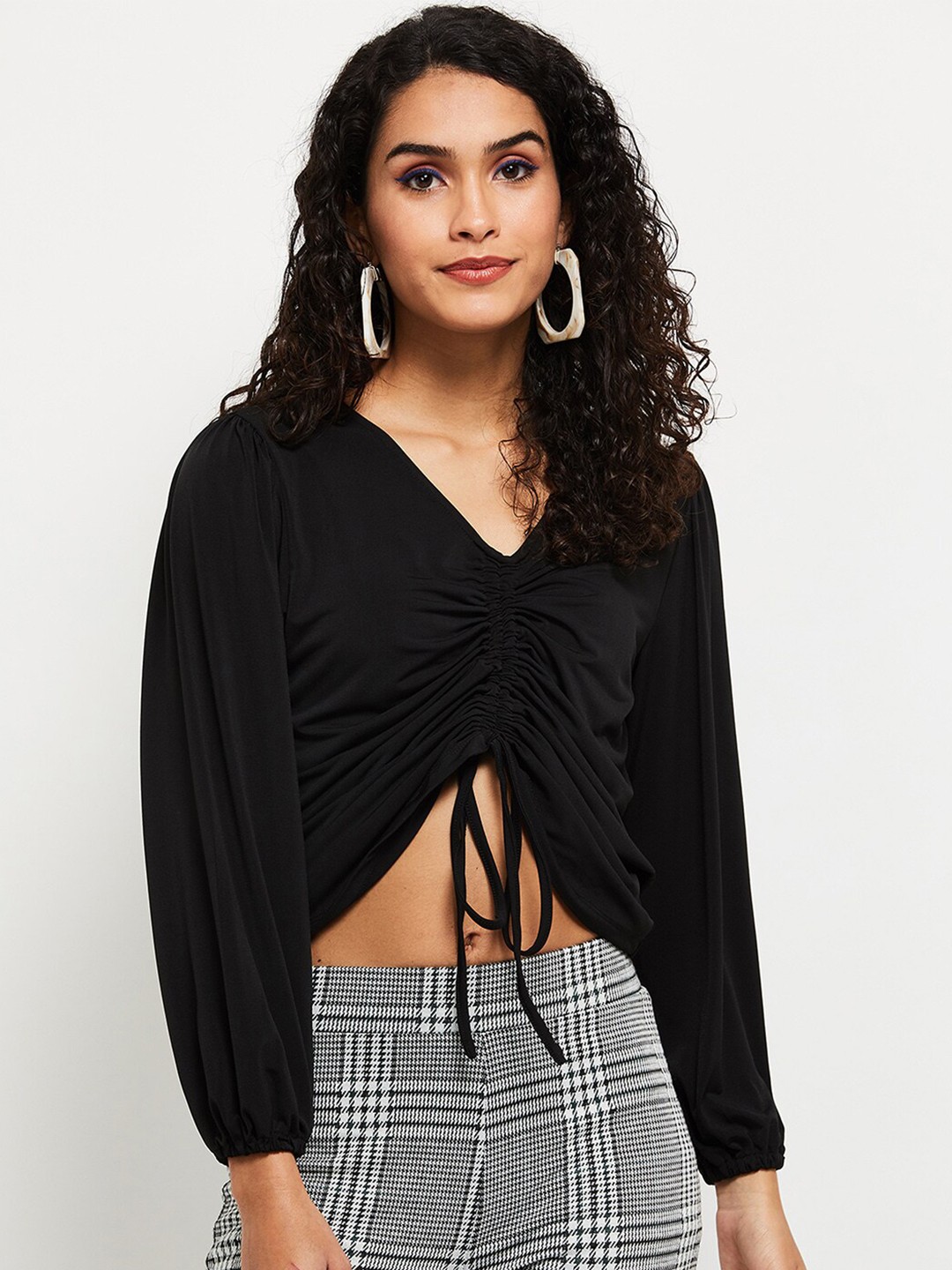

max Women Black Solid Crop Top