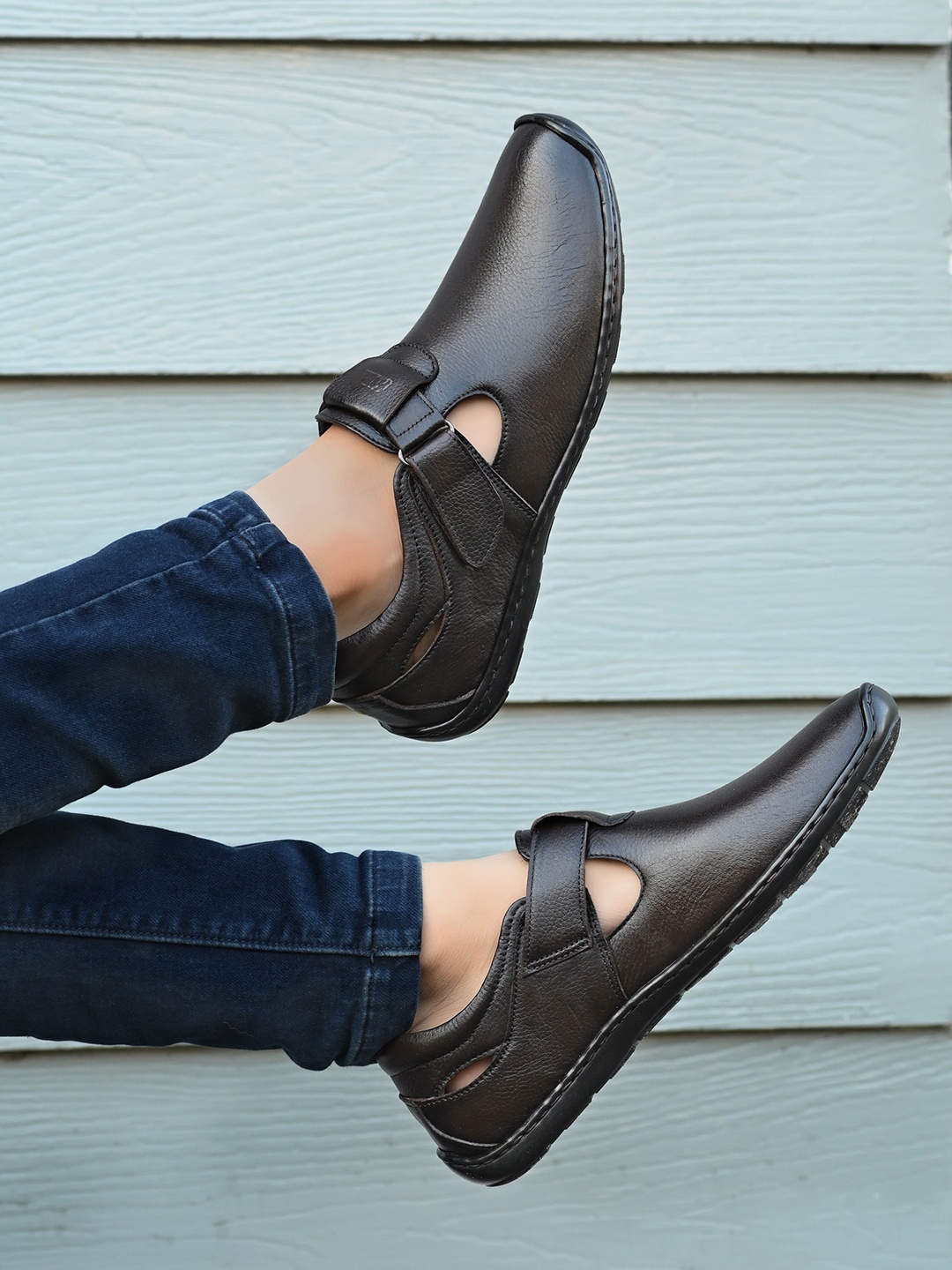 

Hitz Men Brown Leather Shoe-Style Sandals