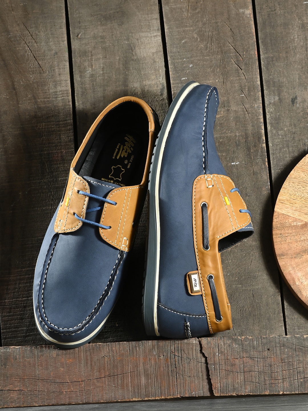 

Hitz Men Blue Colourblocked Leather Boat Shoes