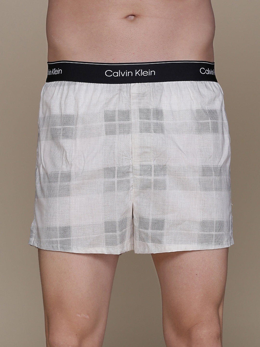 

Calvin Klein Underwear Men Grey Checked Boxers NB33615VO