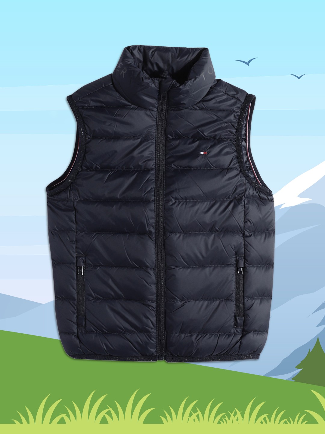 

Tommy Hilfiger Boys Navy Blue Solid Polyamide Water Repellent Puffer Jacket