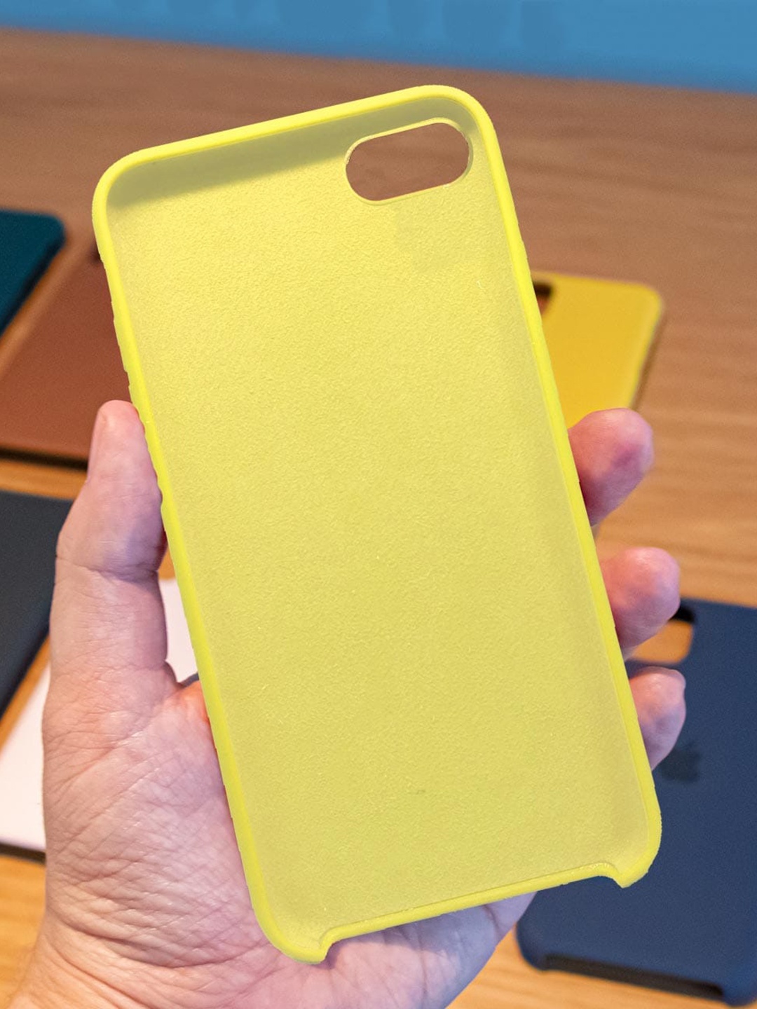 

macmerise Yellow Solid iPhone SE (2020)