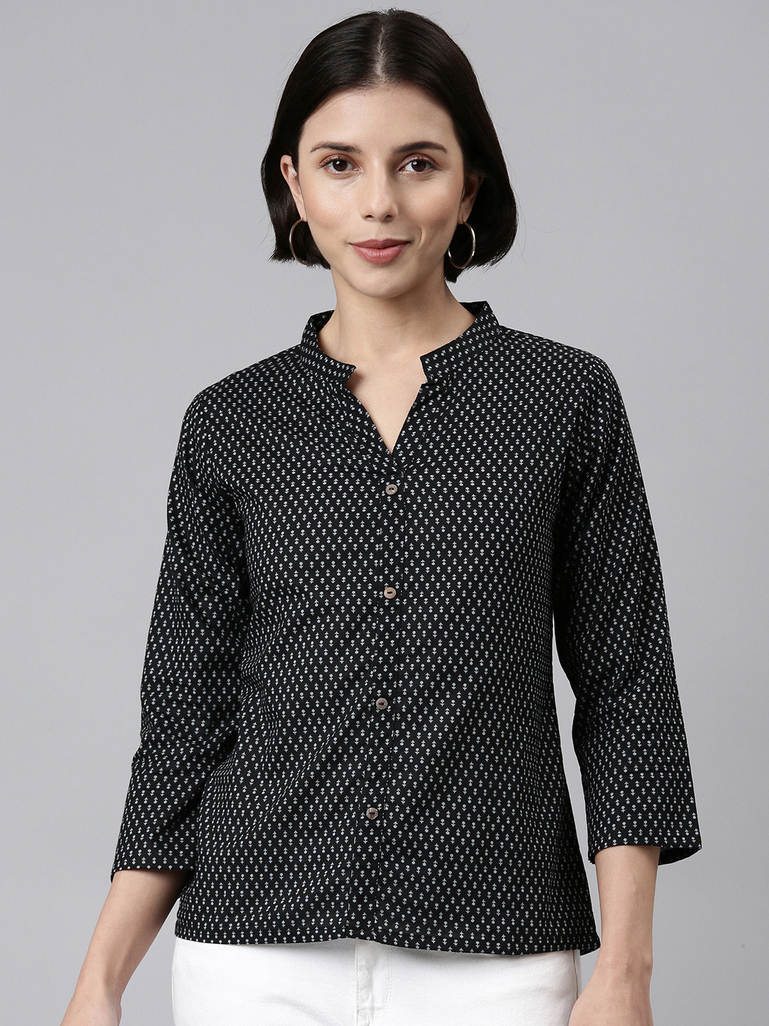 

MALHAAR Black Floral Print Mandarin Cotton Collar Top