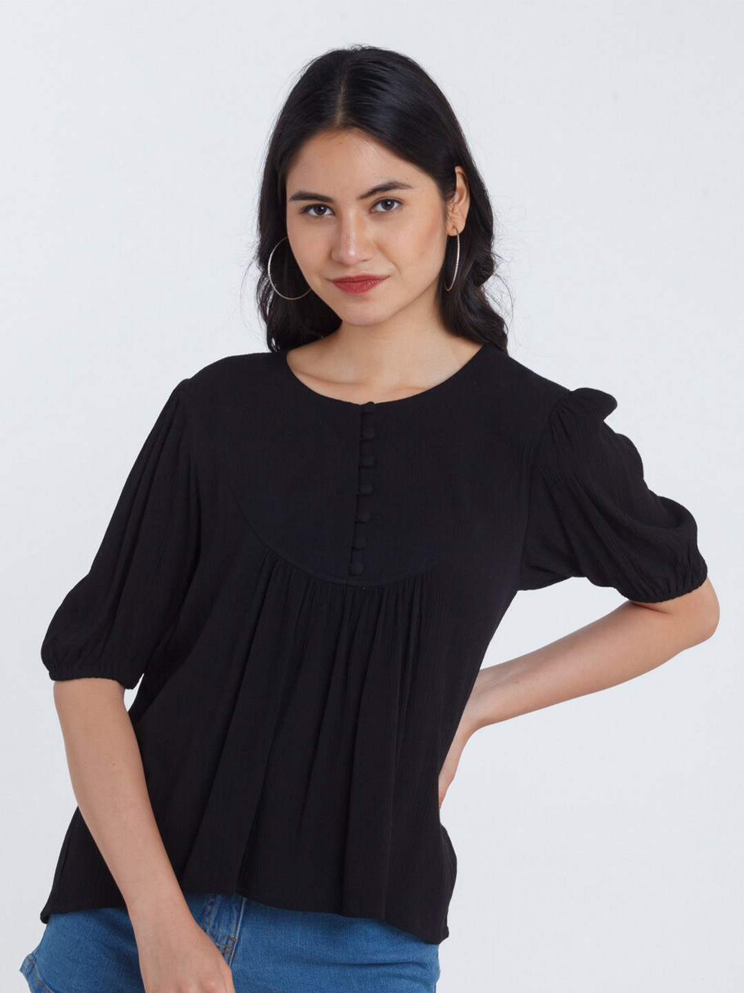 

Zink London Black Solid Regular Top