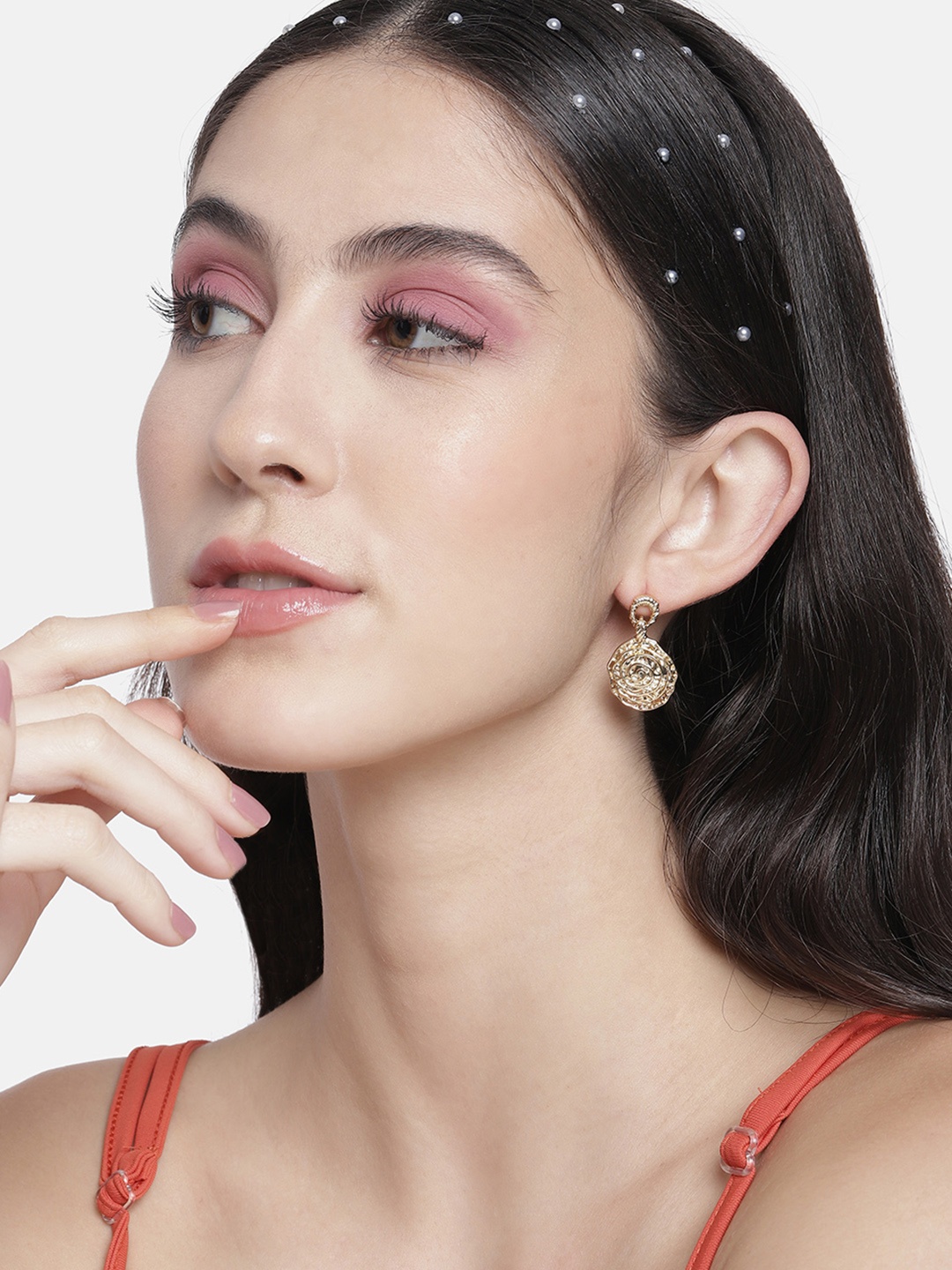 DressBerry Gold-Toned Classic Drop Earrings