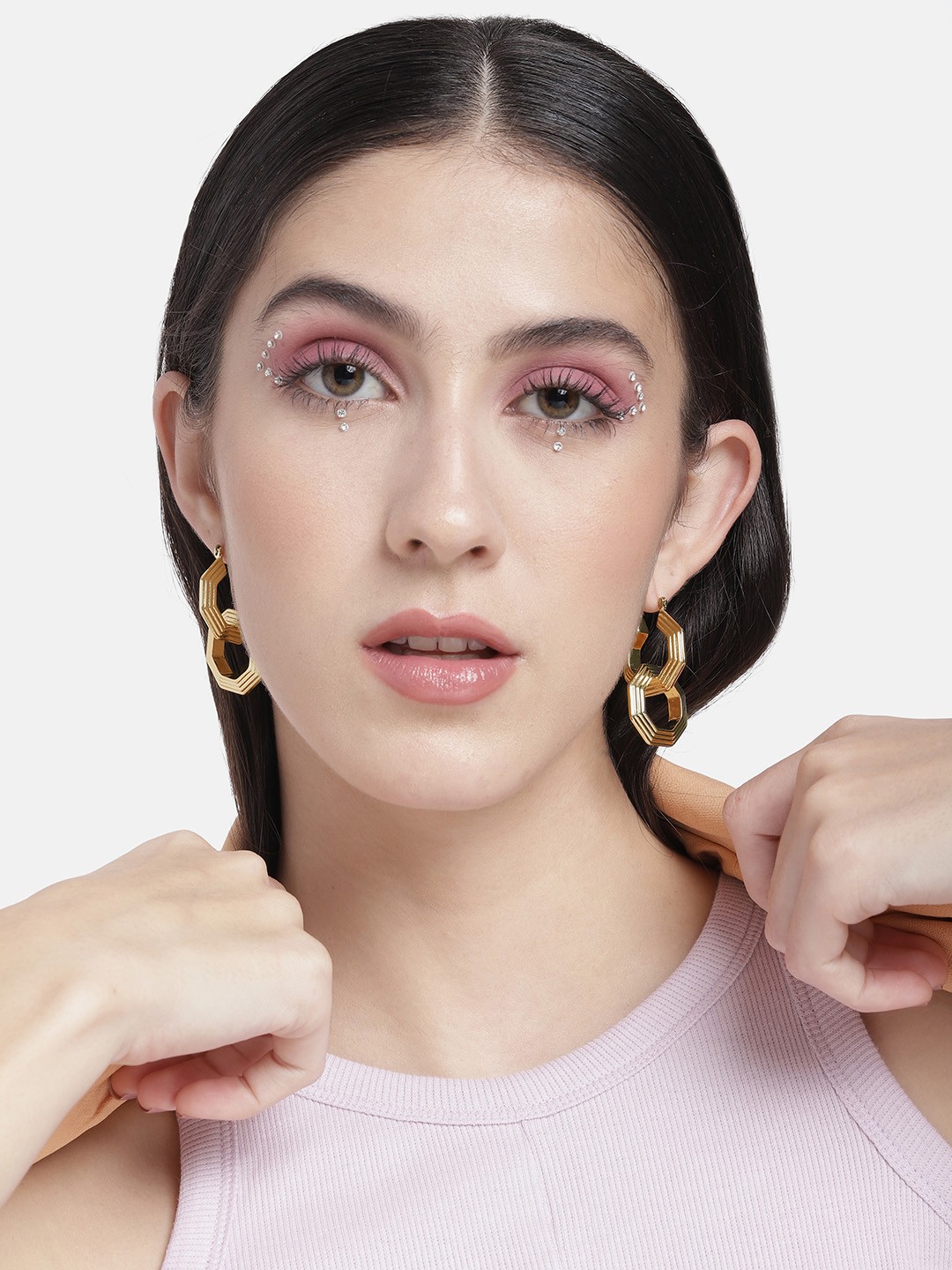 

DressBerry Women Gold-Toned Contemporary Drop Earrings