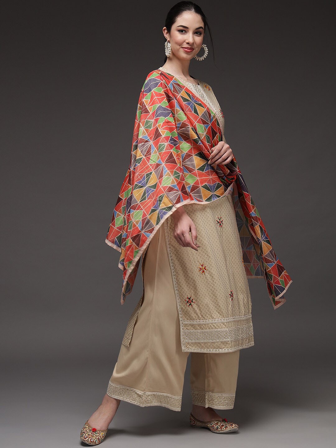 

Pankvi Women Beige Floral Printed Sequinned Kurta with Palazzos & With Dupatta
