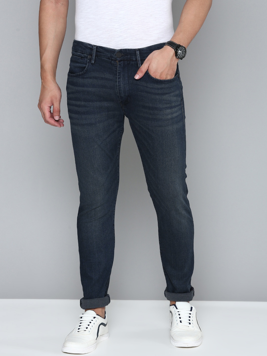 

Levis Men Blue 512 Slim Fit Light Fade Stretchable Jeans
