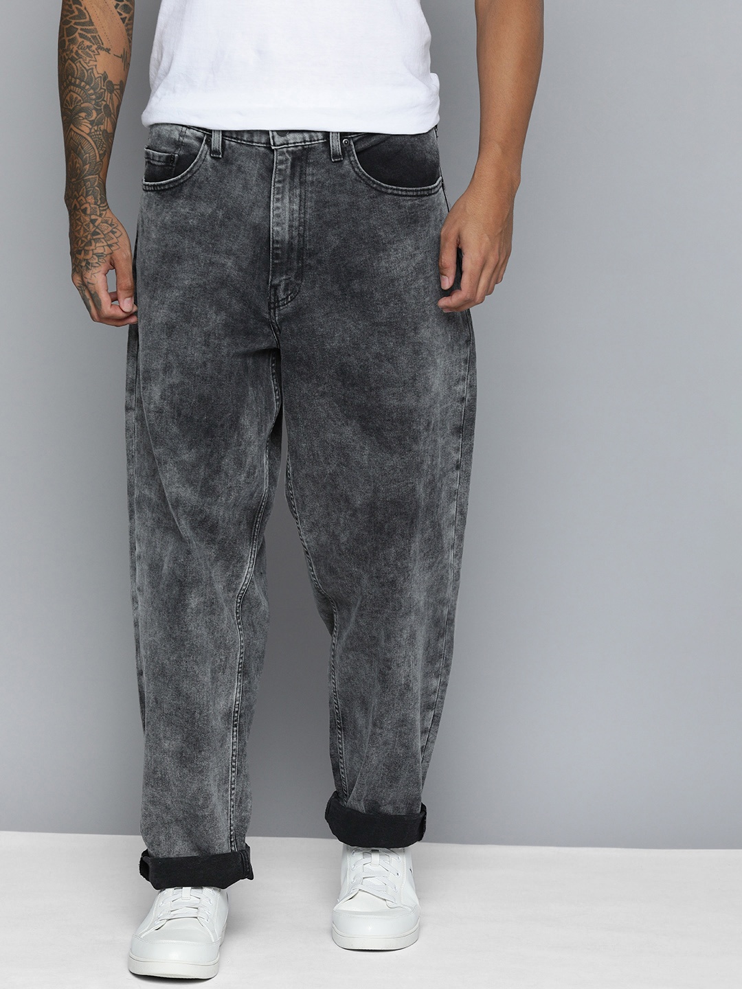 

Levis Men Black Baggy Tapered Fit Heavy Fade Stretchable Jeans