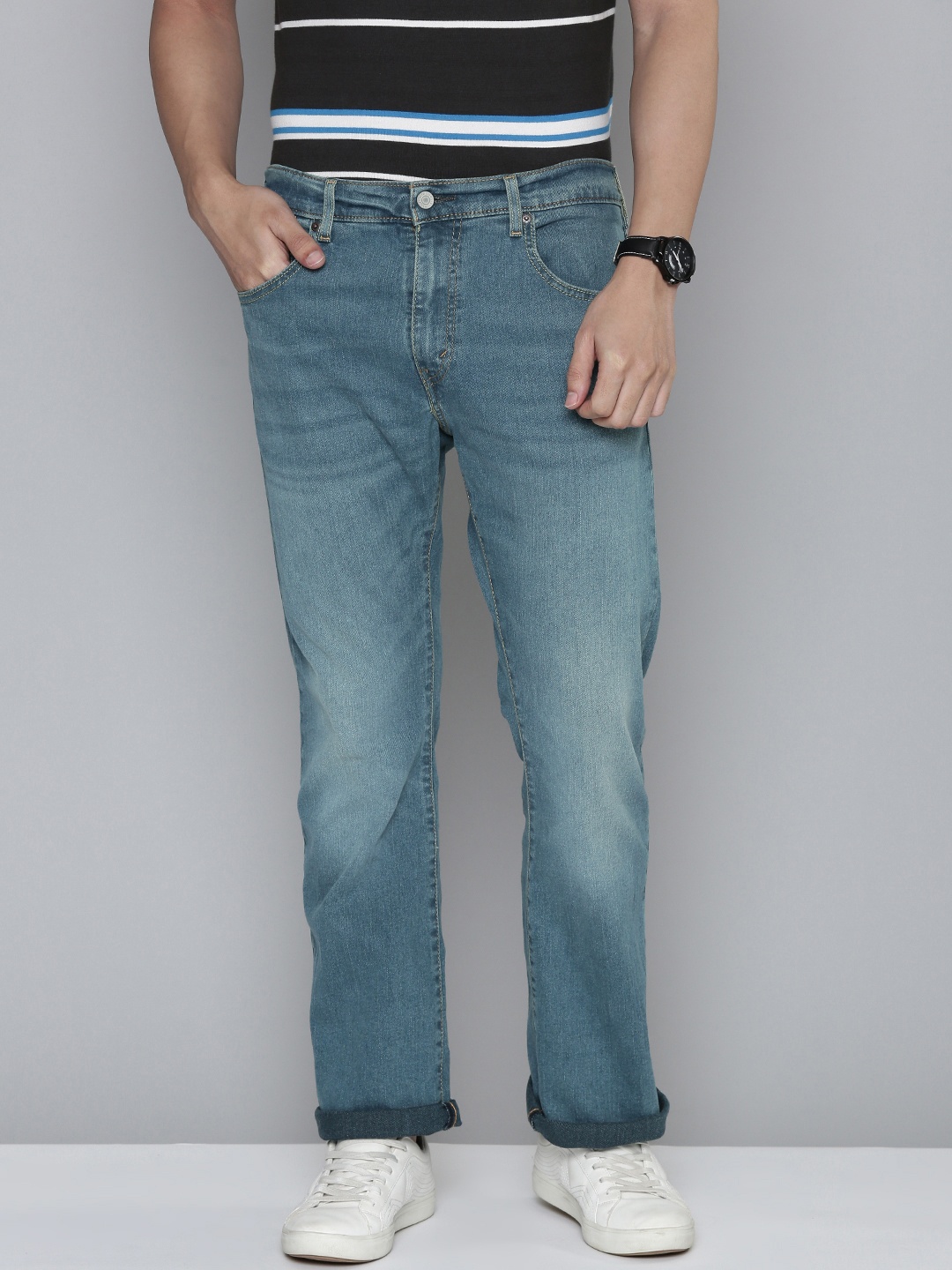 

Levis Men Blue 517 Slim Bootcut Fit Light Fade Stretchable Jeans