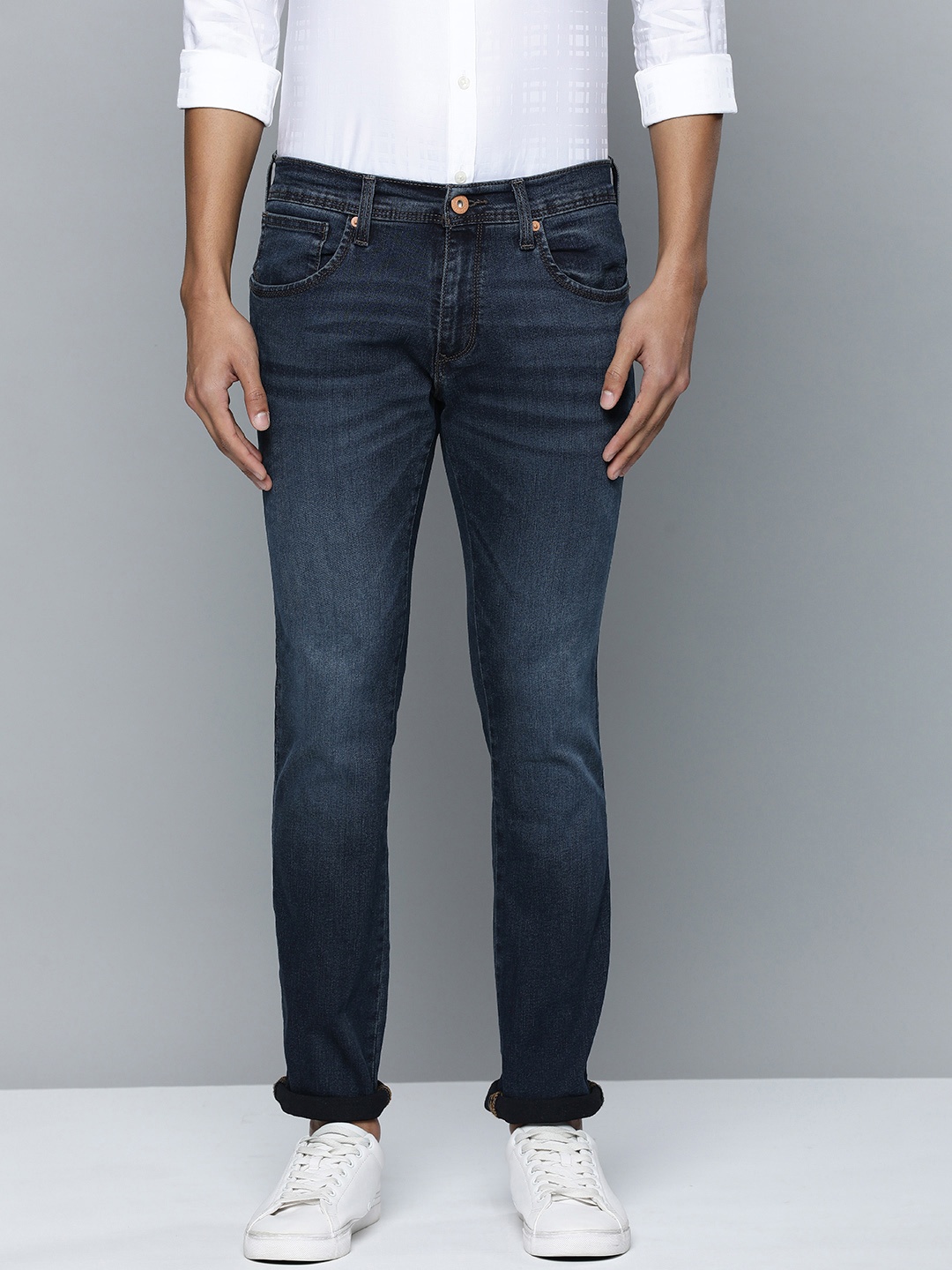 

Levis Men Blue 65504 Skinny Fit Light Fade Jeans
