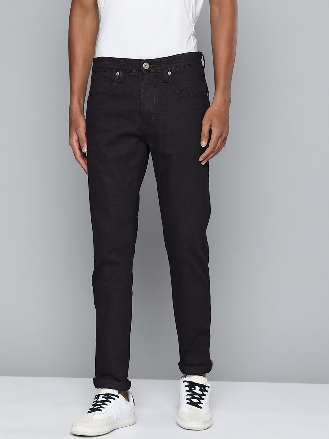 

Levis 512 Men Black Slim Tapered Fit Mid-Rise Clean Look Stretchable Jeans