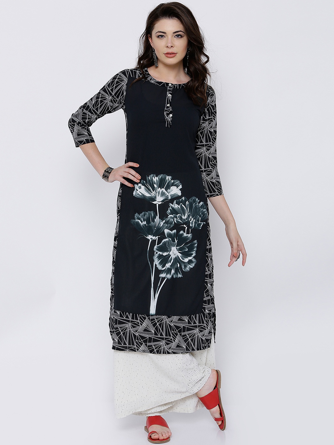 

Vishudh Women Black & White Printed Straight Kurta